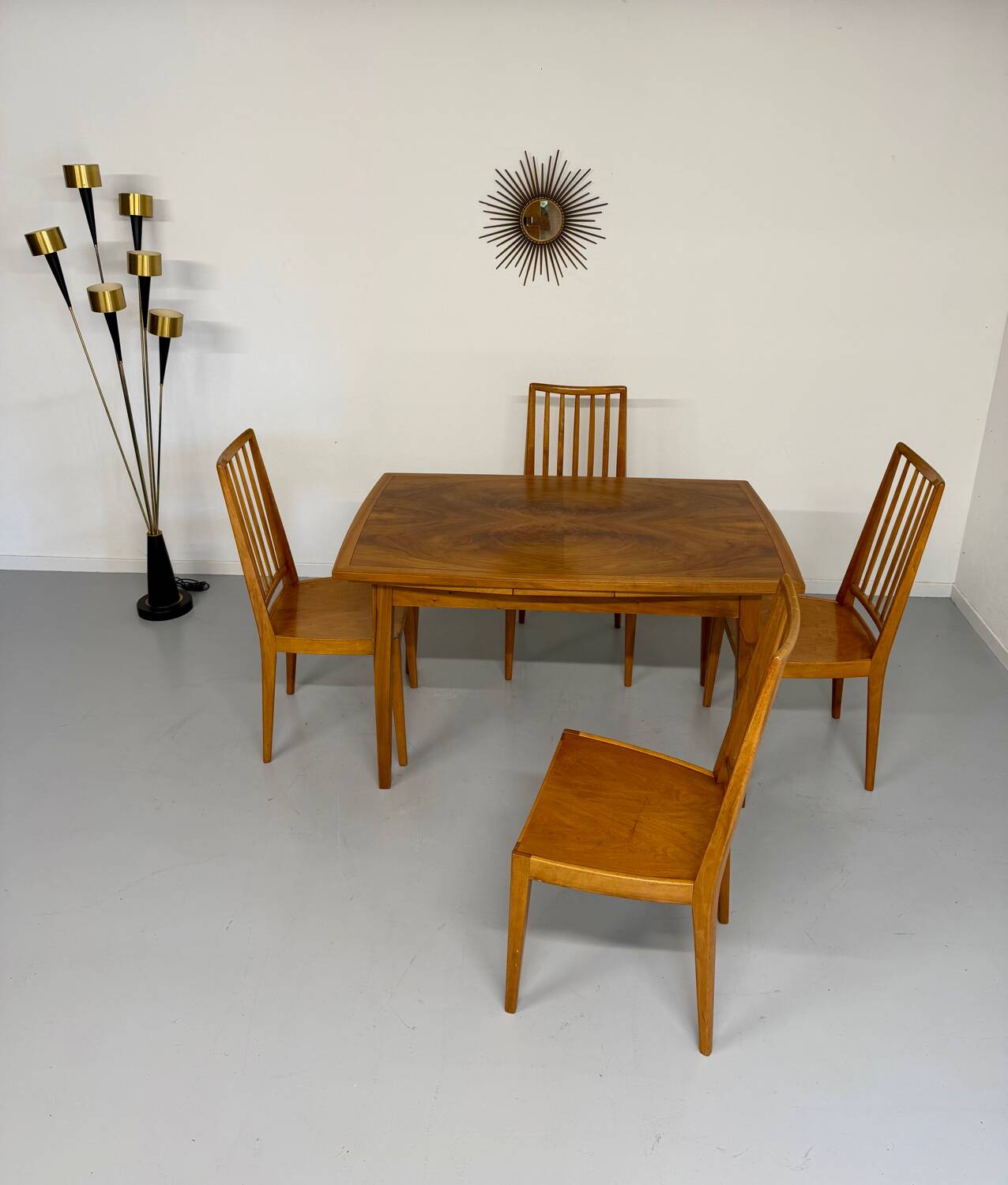Table de repas à rallonges noyer massif design style scandinave an70