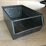 Industrial metal spout tray