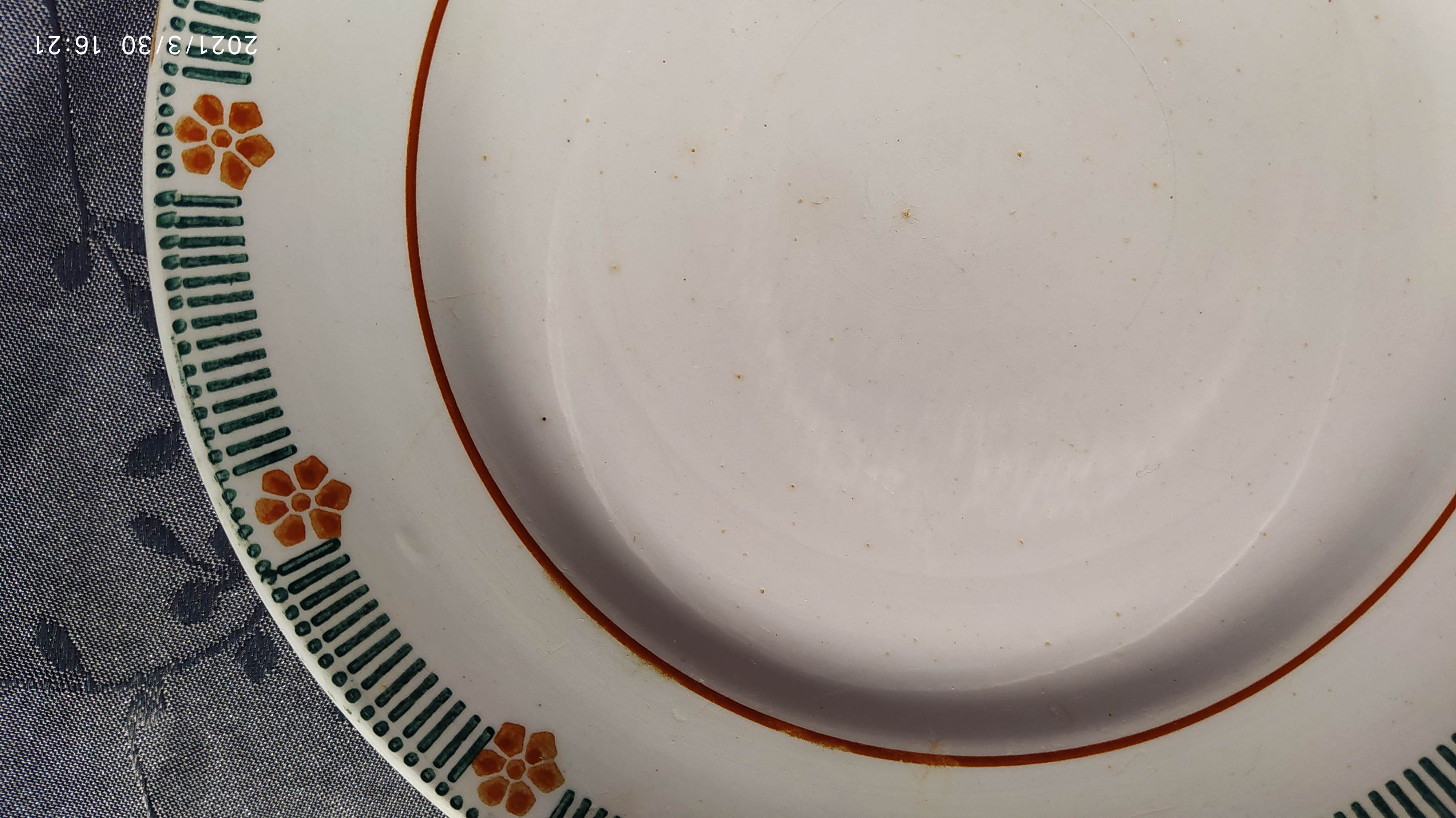 Série de 6 assiettes plates  et de 3 assiettes à dessert Vintage de St Amand