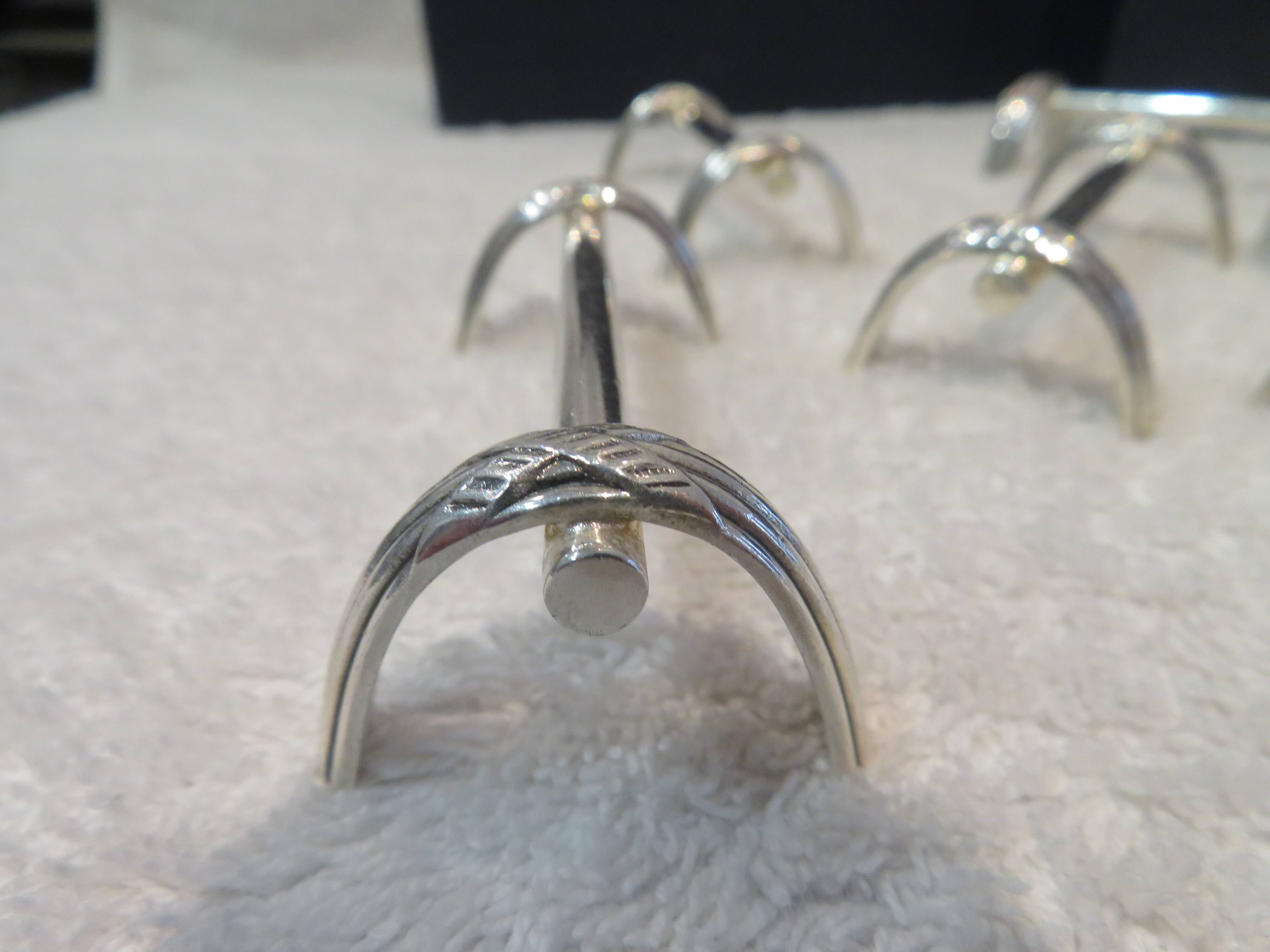 Lot De 12 Porte-couteaux Métal Argenté Forme Nœud - Très Beaux - Neufs