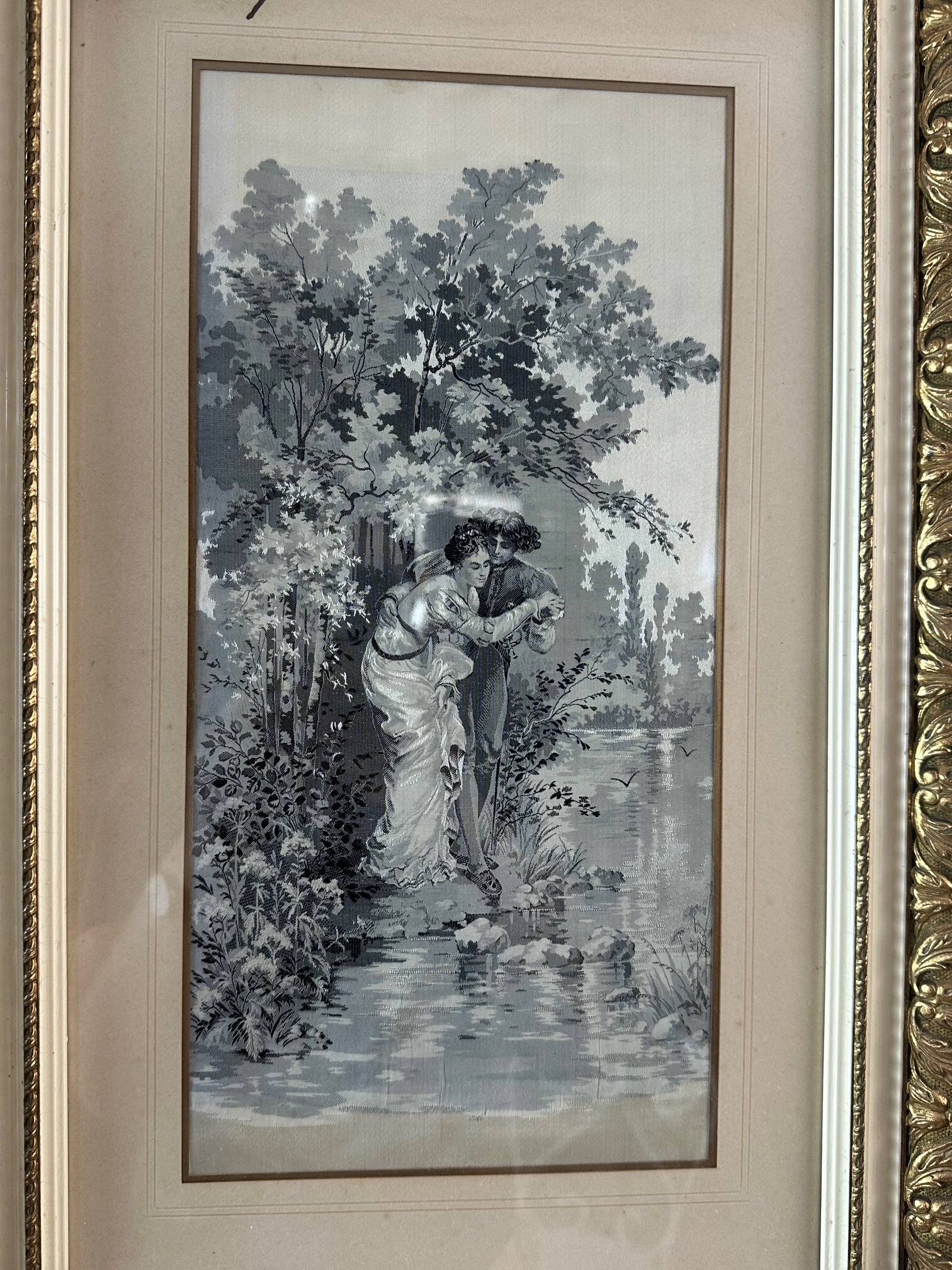 Paire de tableaux en soie
