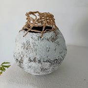 Vase sculptural effet pierre. Wabi sabi. Bohème