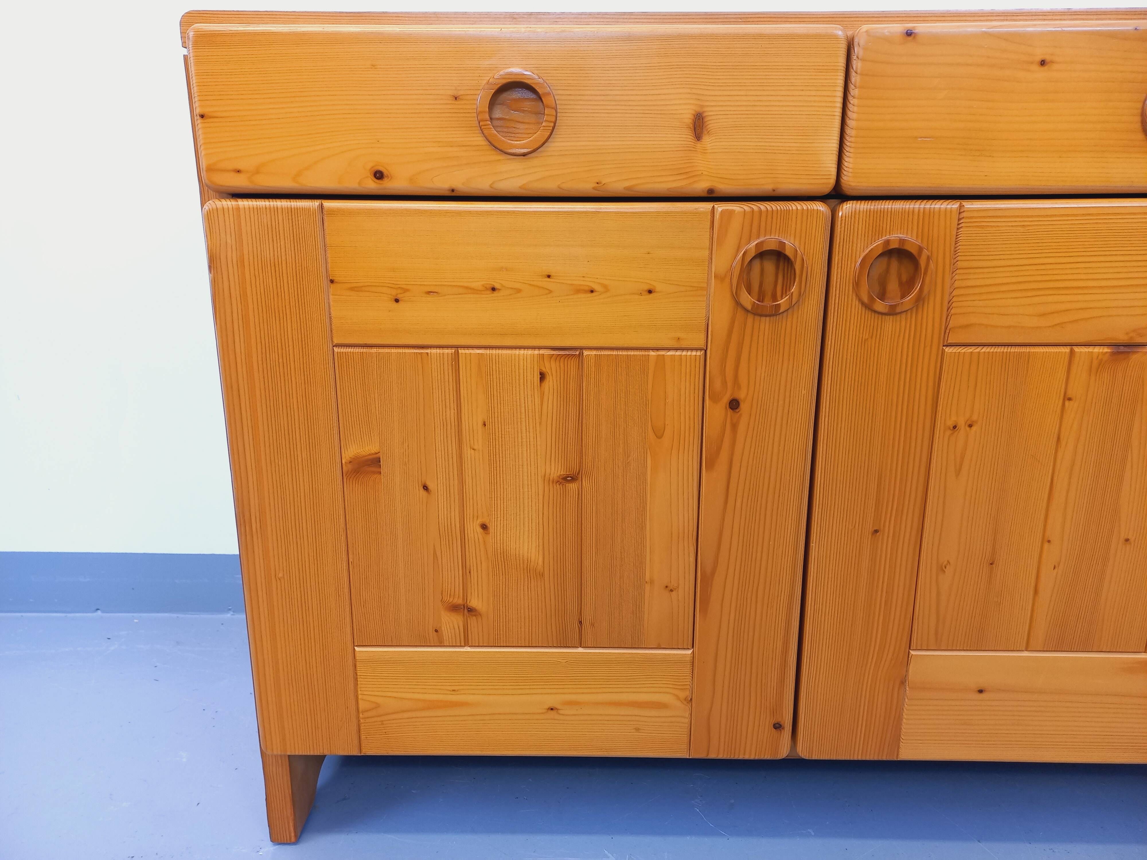 Charlotte Perriand vintage storage furniture Les Arcs from the 1960s in pine.
