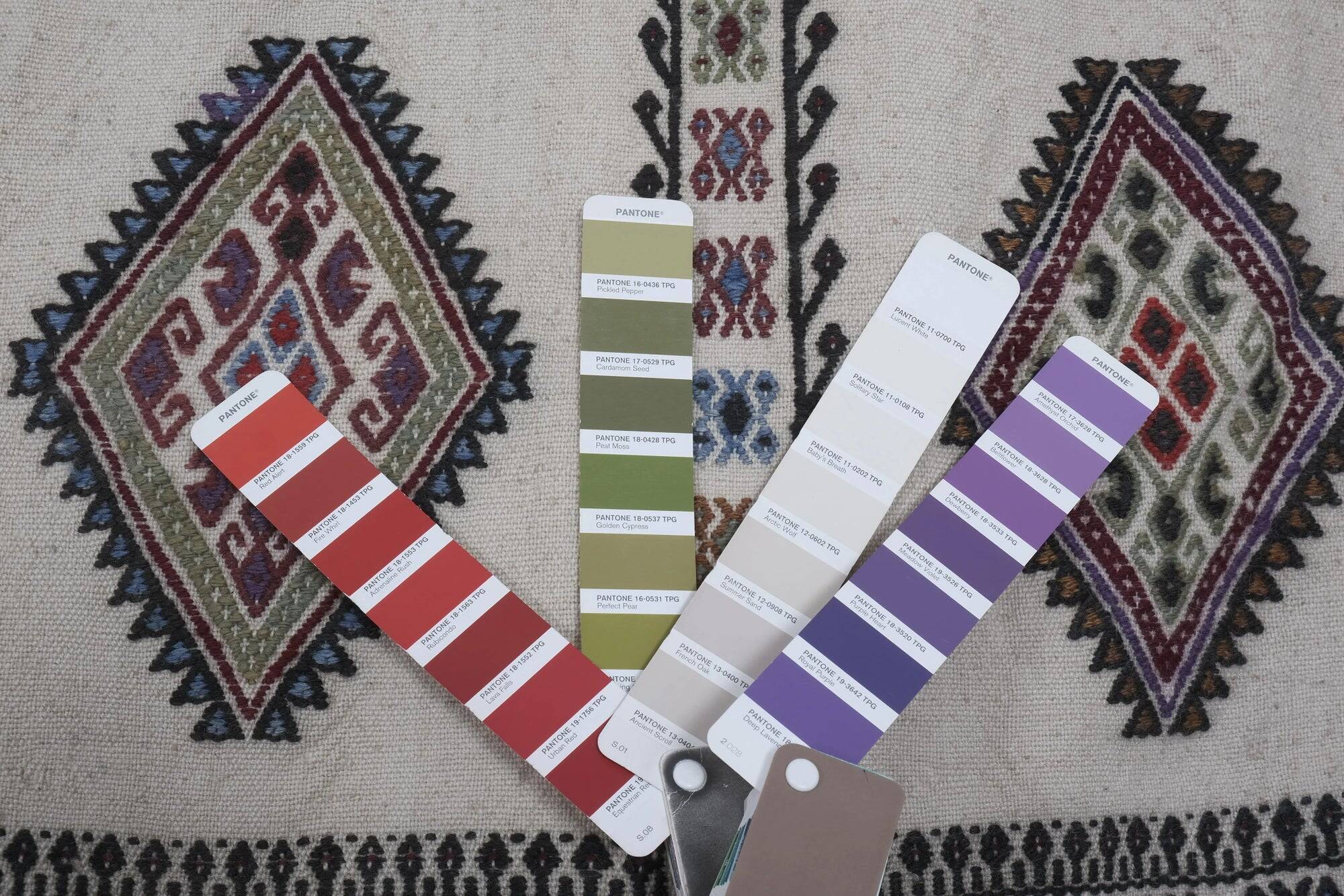 Vintage Turkish kilim, handwoven, 149x208 cm.