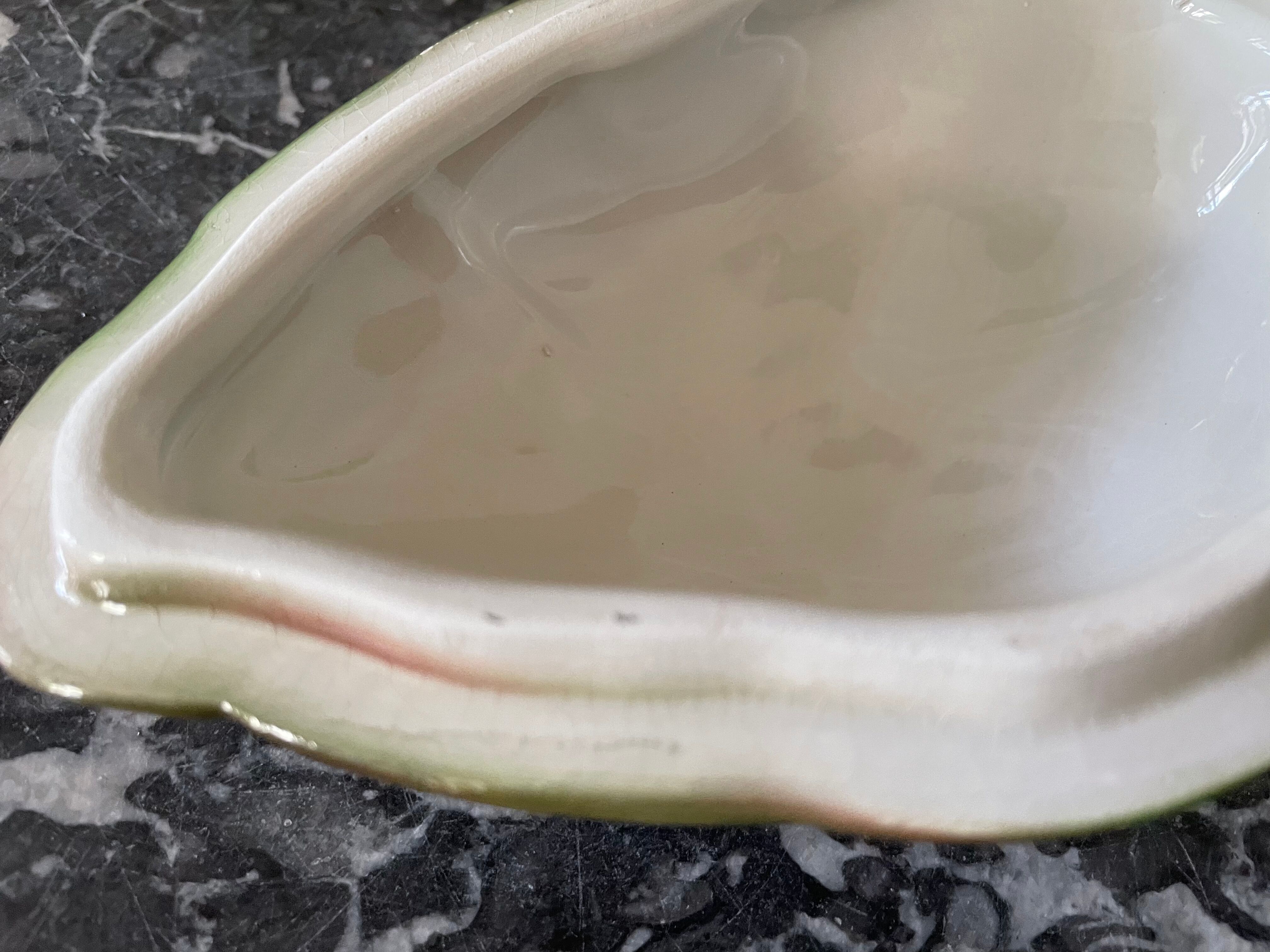 Artichoke-shaped dish