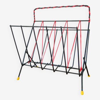 Magazine rack in black metal and red scoubidou, Design 1960