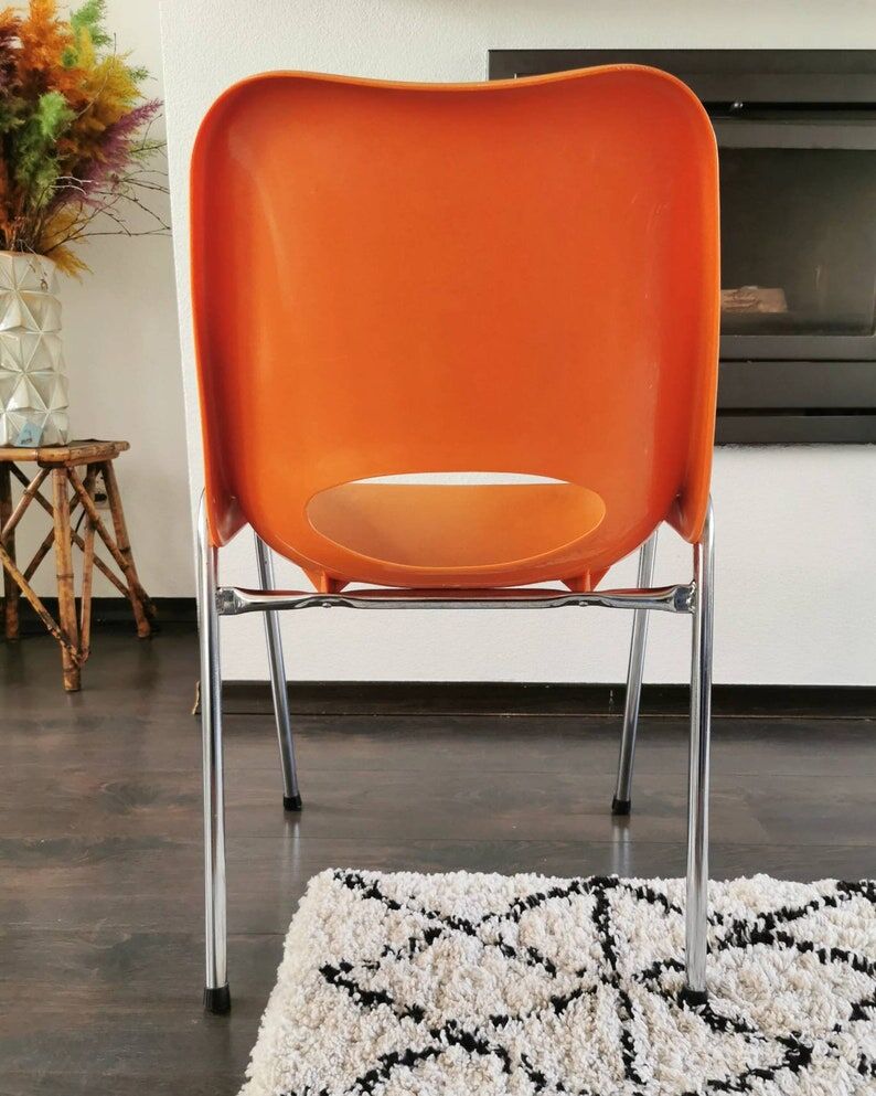 Bucket chair vintage English design, 70s