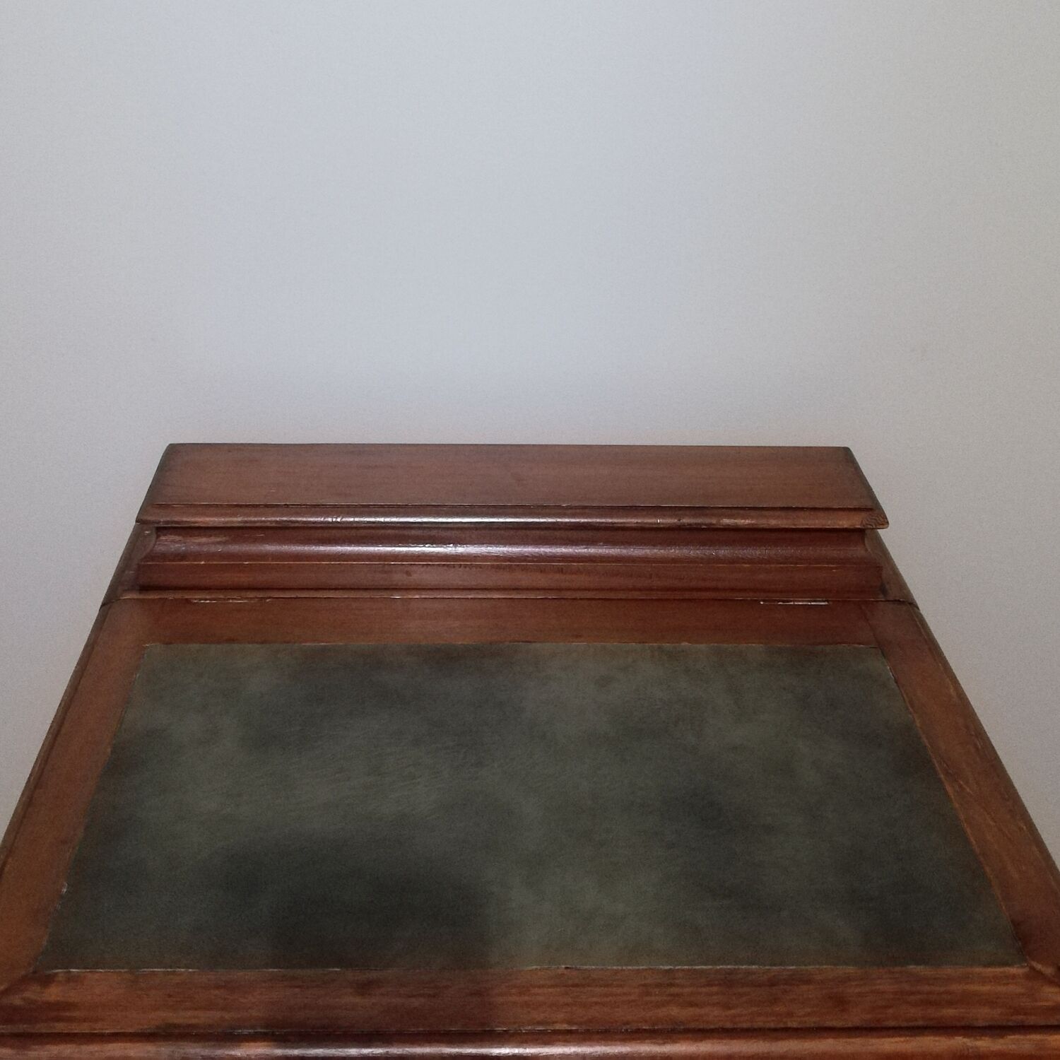 English secretary Davenport