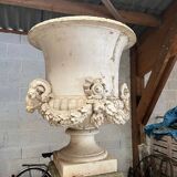 Paire de vases en fonte de style néo-classique,  époque 19ème