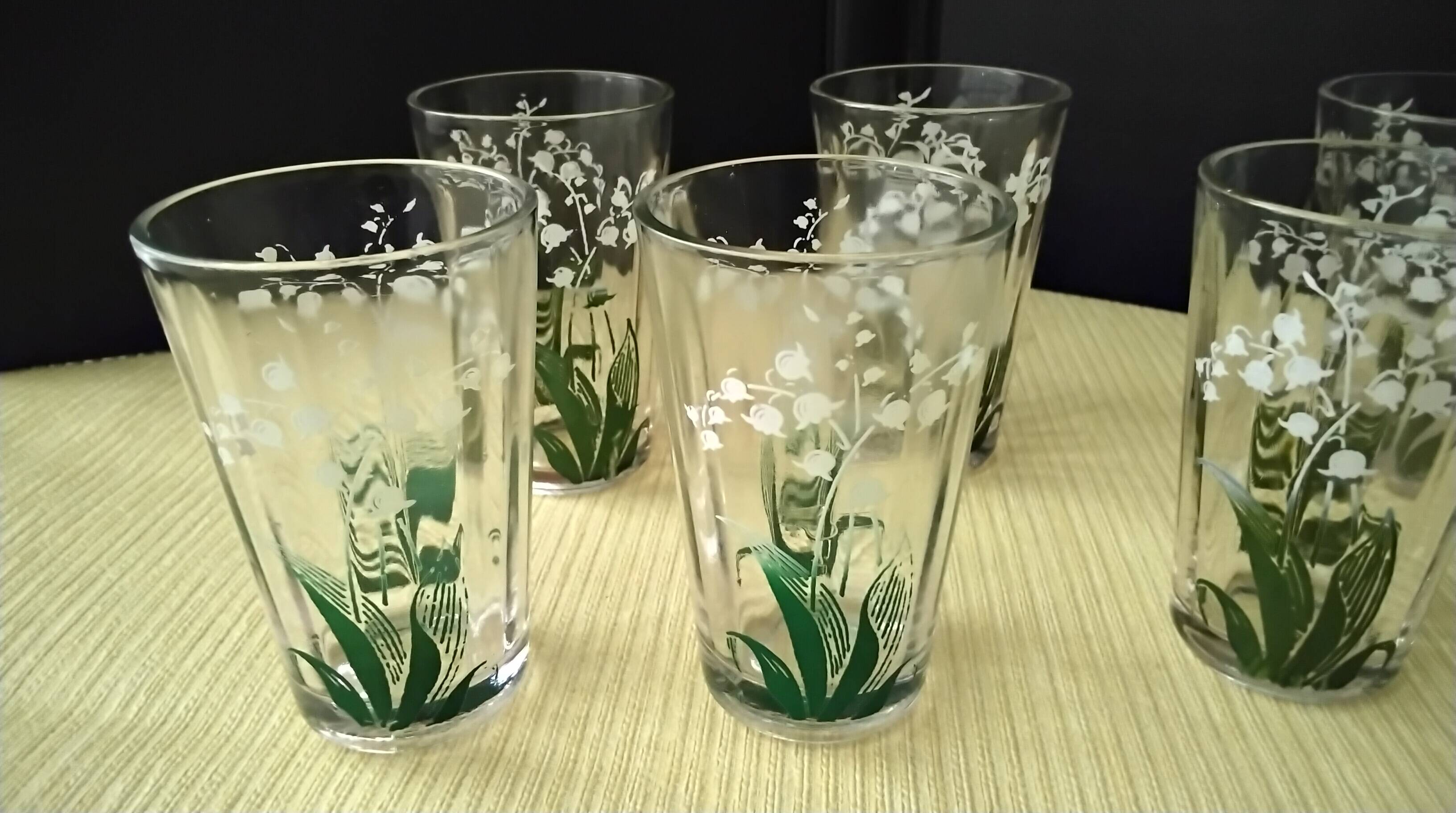 6 Verres gobelets anciens Décor de muguet sérigraphié