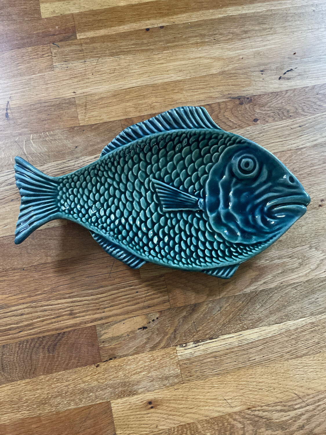 Dish or large vintage ceramic fish dish
