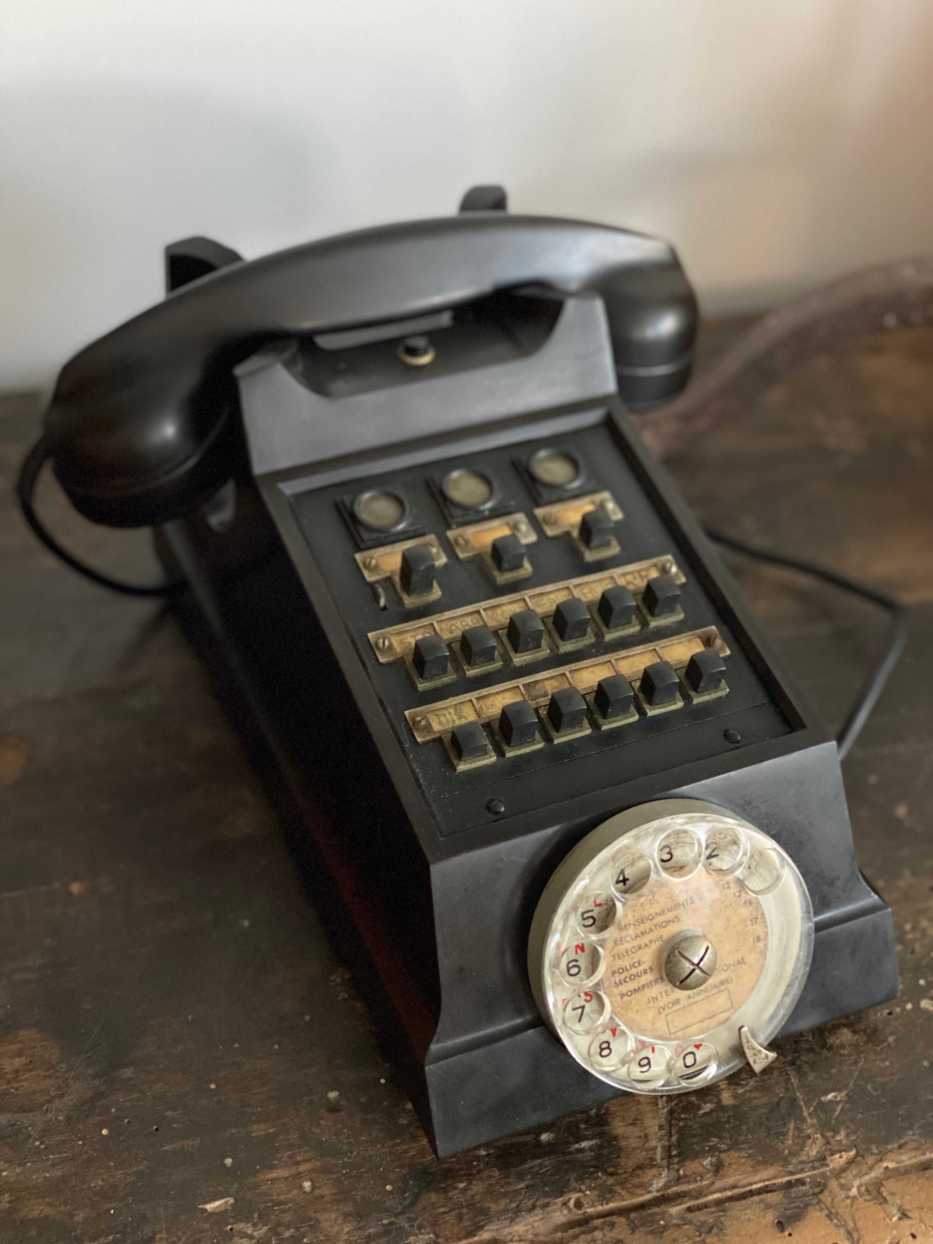 Téléphone bakélite vintage