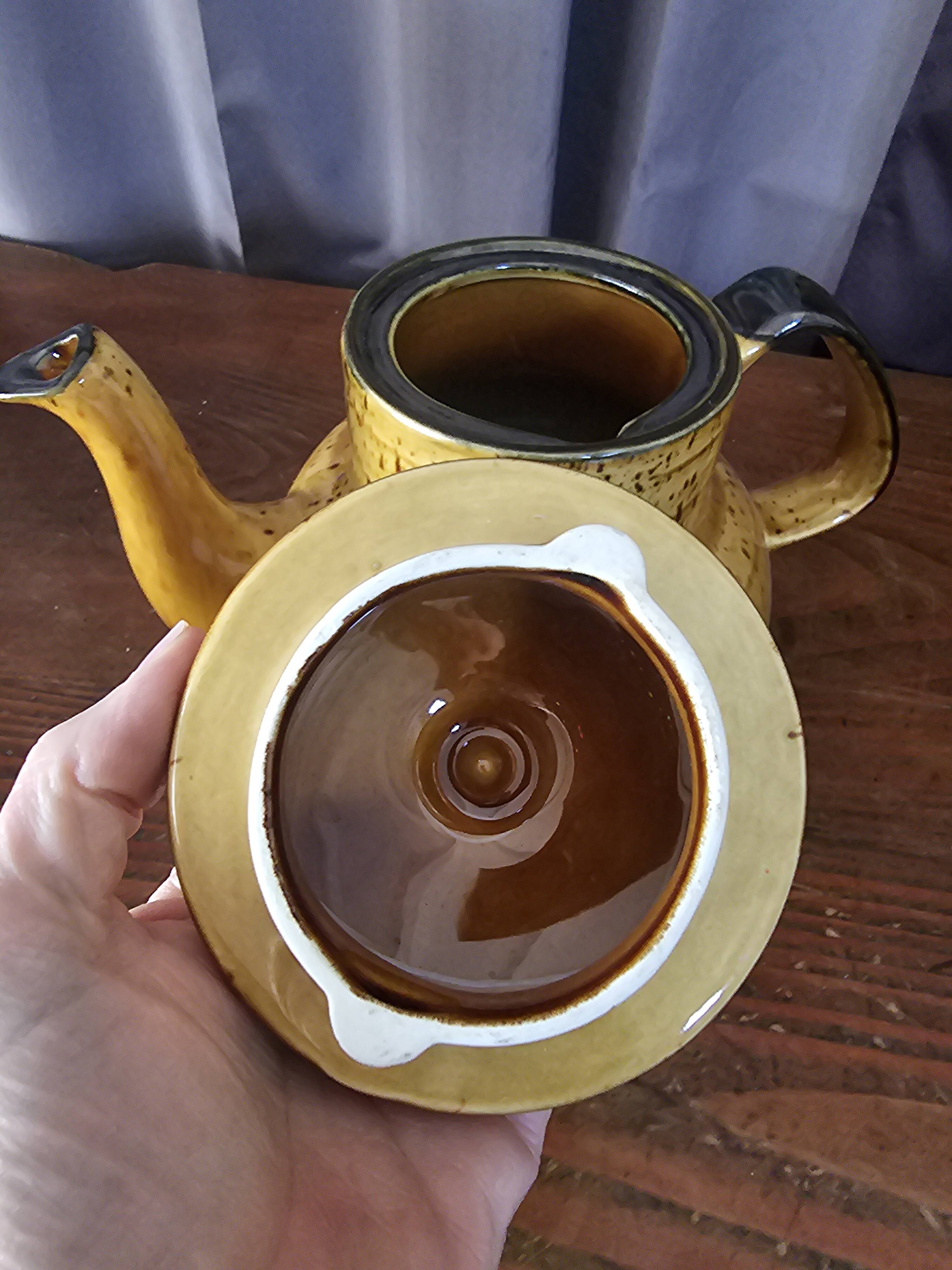 Teapot model Palma, Boch manufacture