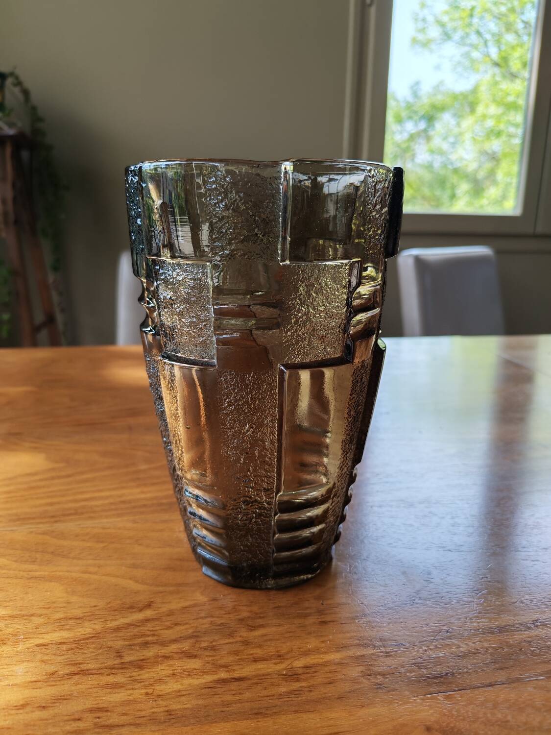 Art Deco vase in brown glass
