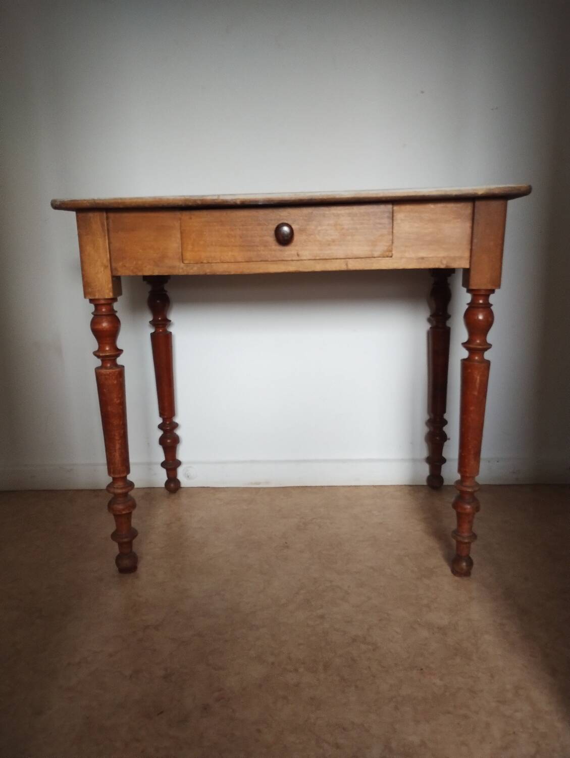 Desk with turned legs