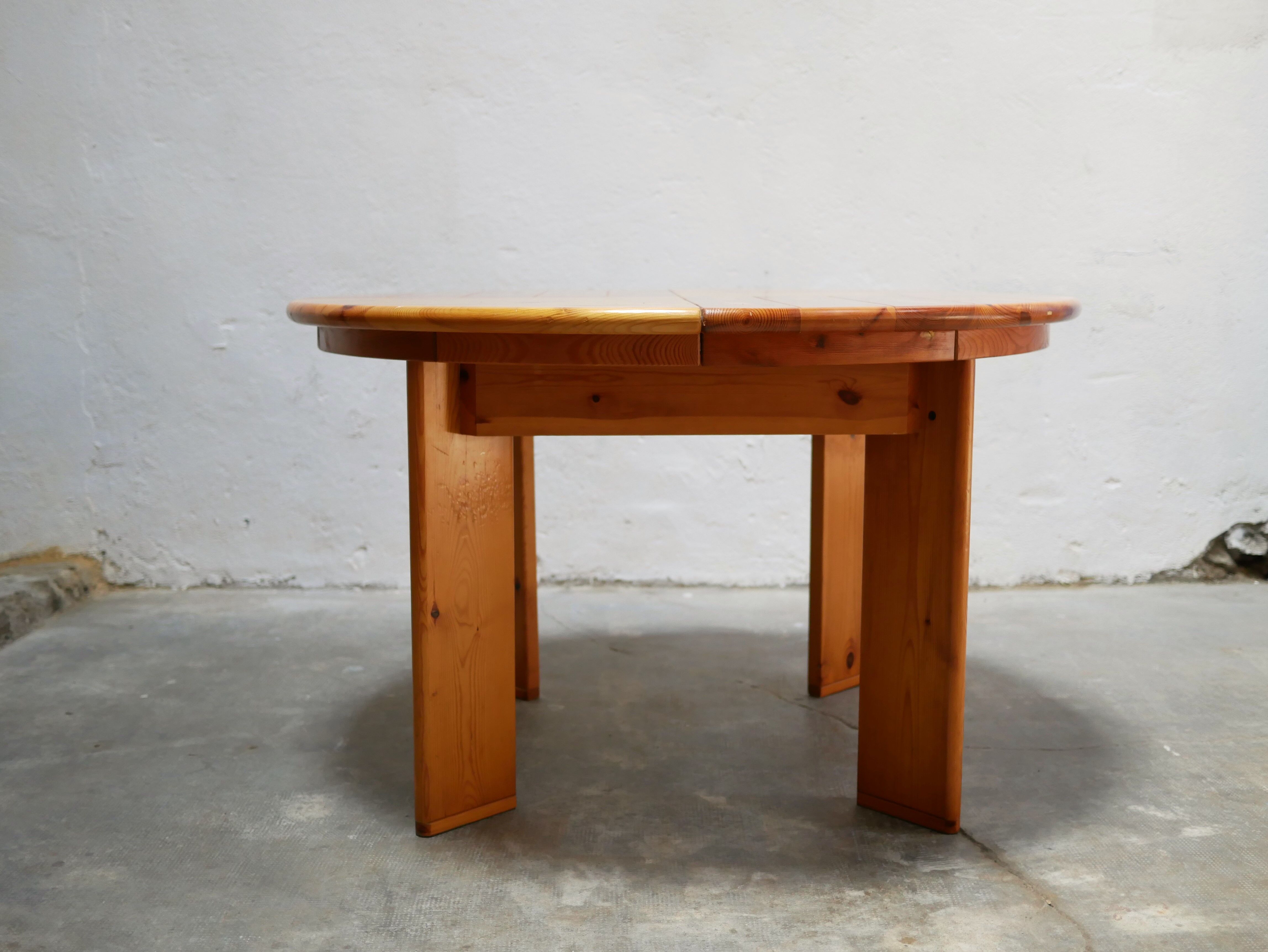 Vintage stretch dining table and 4 chairs by S. Coppola for Roche Bobois
