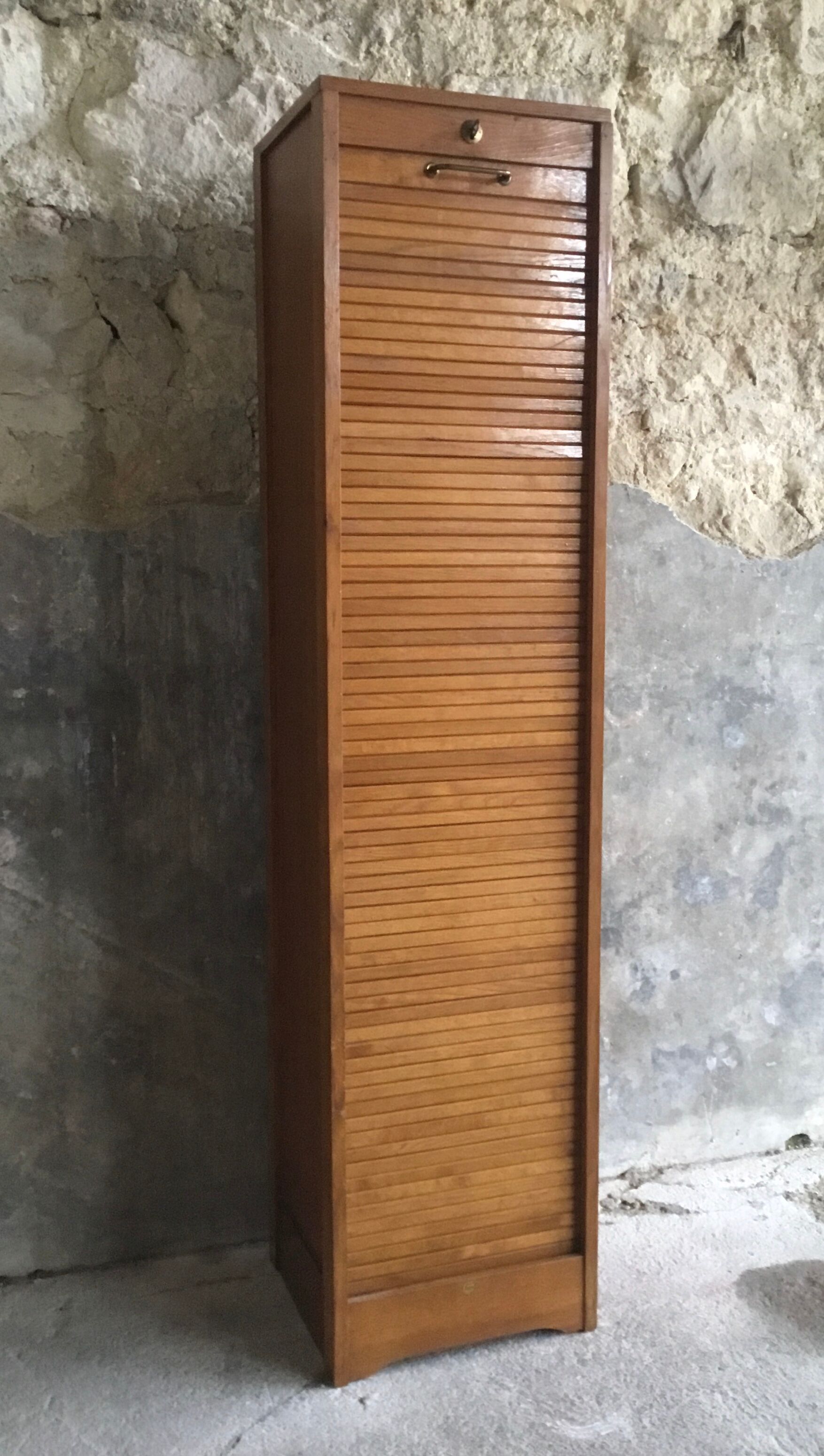 Large Spirol curtain binder - light oak - vintage - 1960