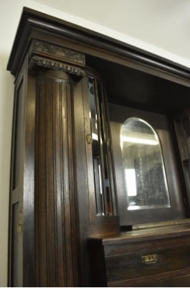 Dresser, 20th