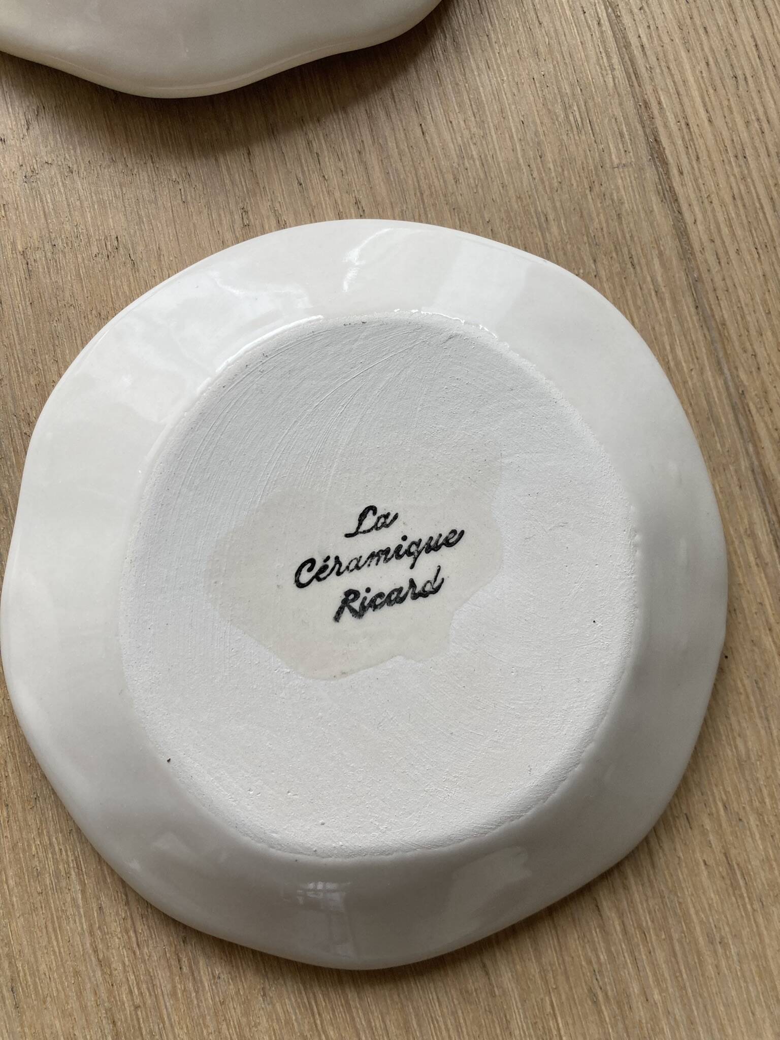 6 small ceramic plates