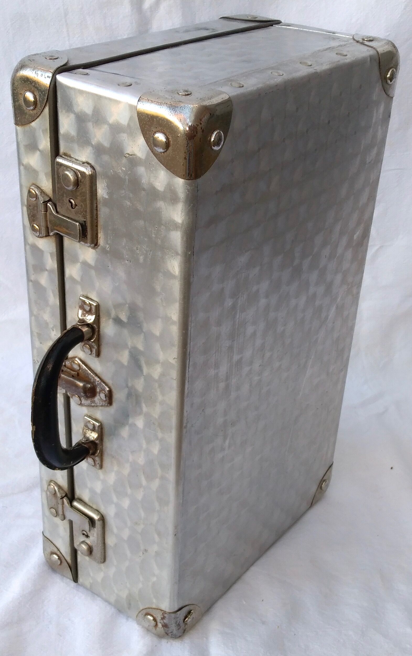 Corked aluminum suitcase