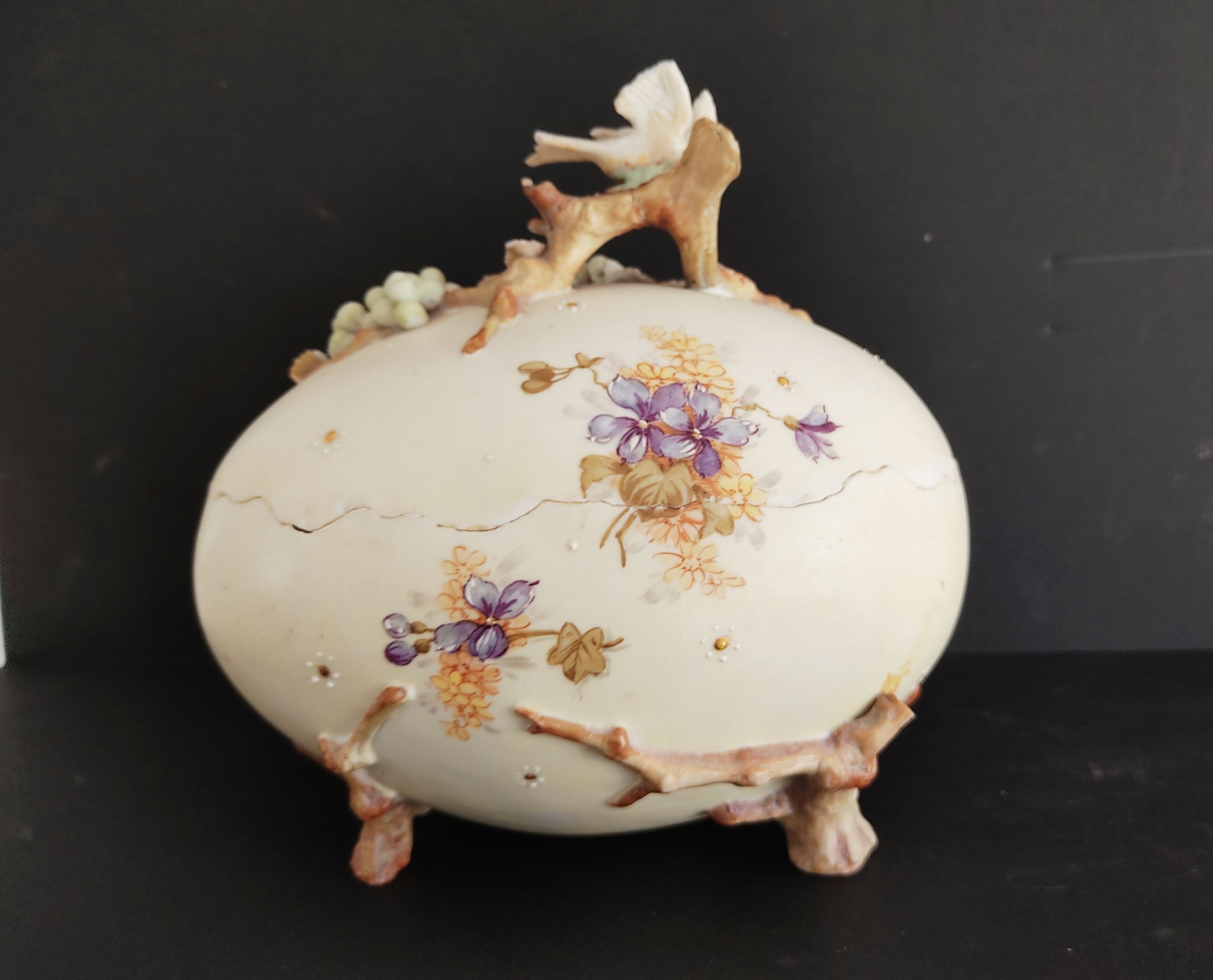 19th century egg-shaped porcelain box