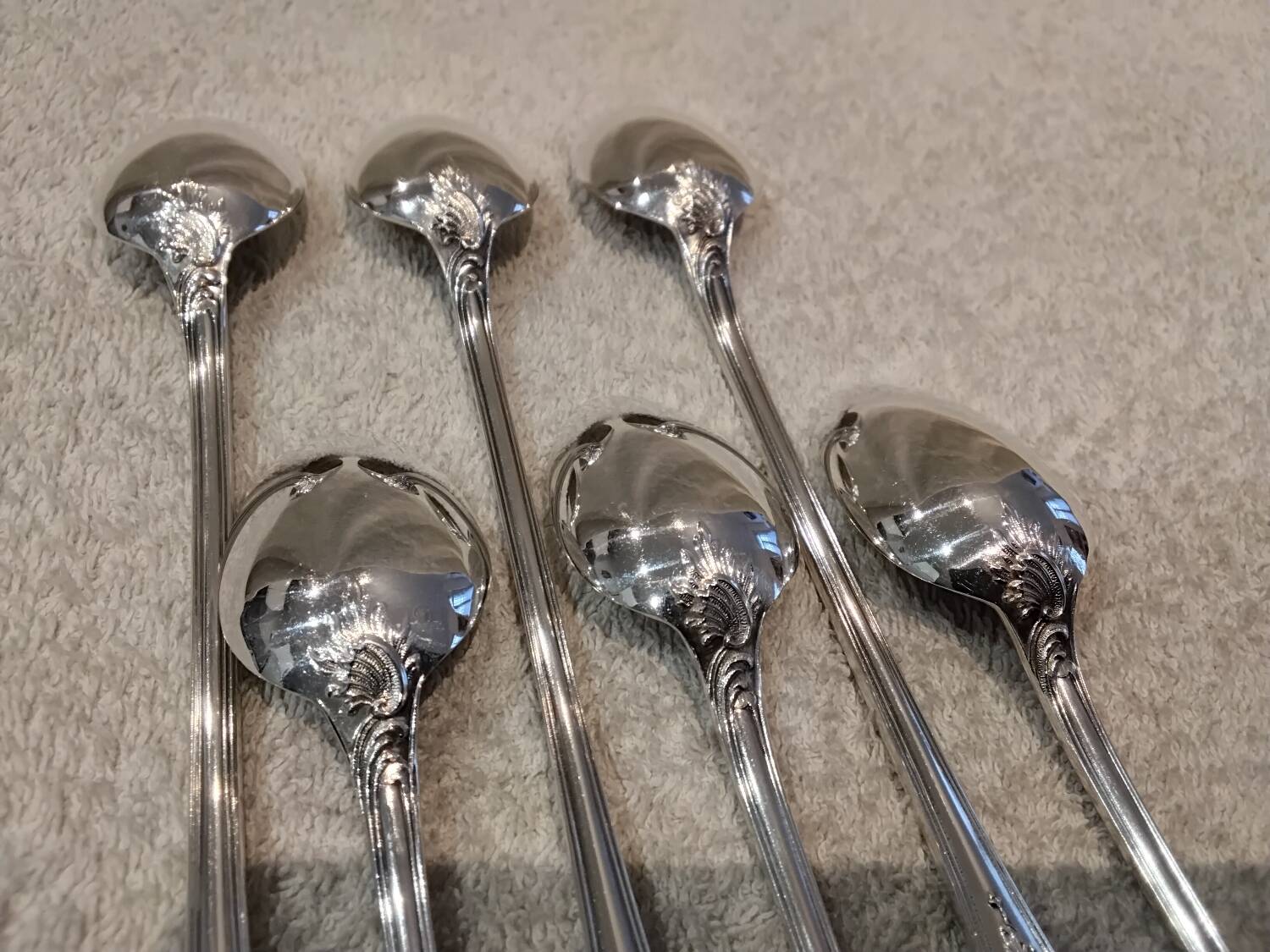 6 silver-plated metal dessert spoons by Christofle Marly, 19.6 cm.