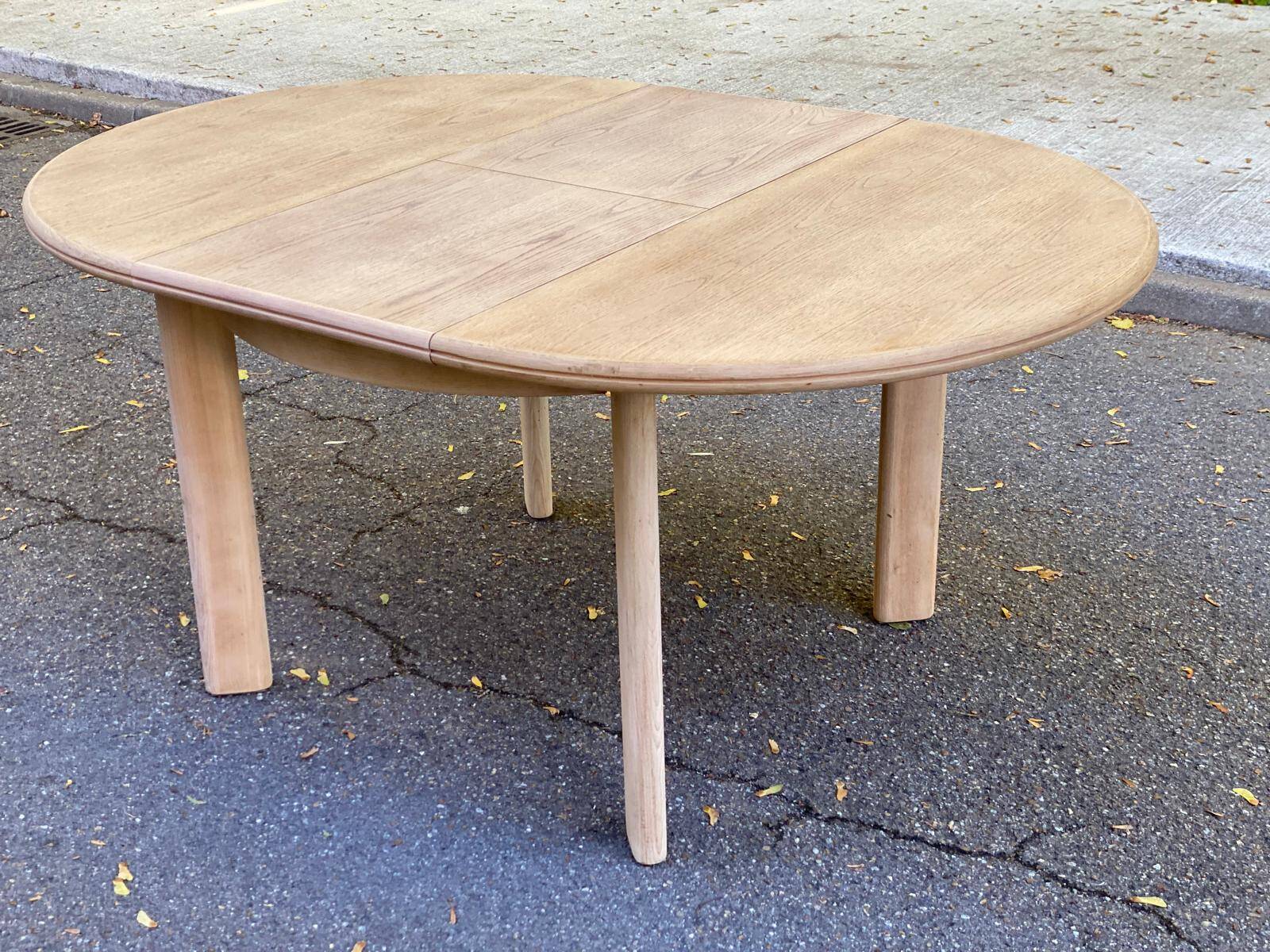 Scandinavian round extendable dining table stripped in oak 1980
