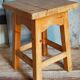 Tabouret d'atelier en pin massif vintage