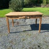 Farm table
