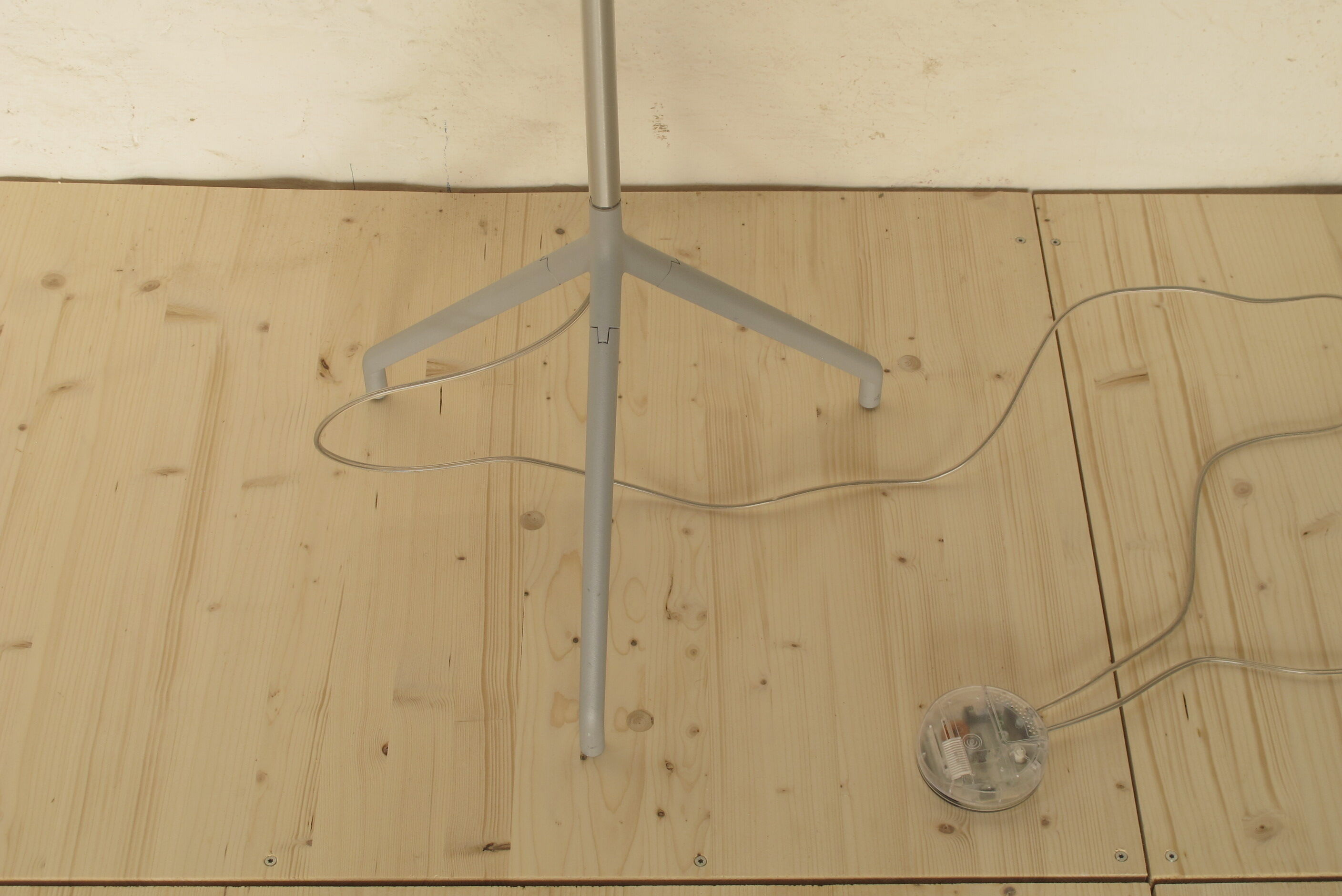 Telescopic "Lola" floor lamp Luceplan Italy