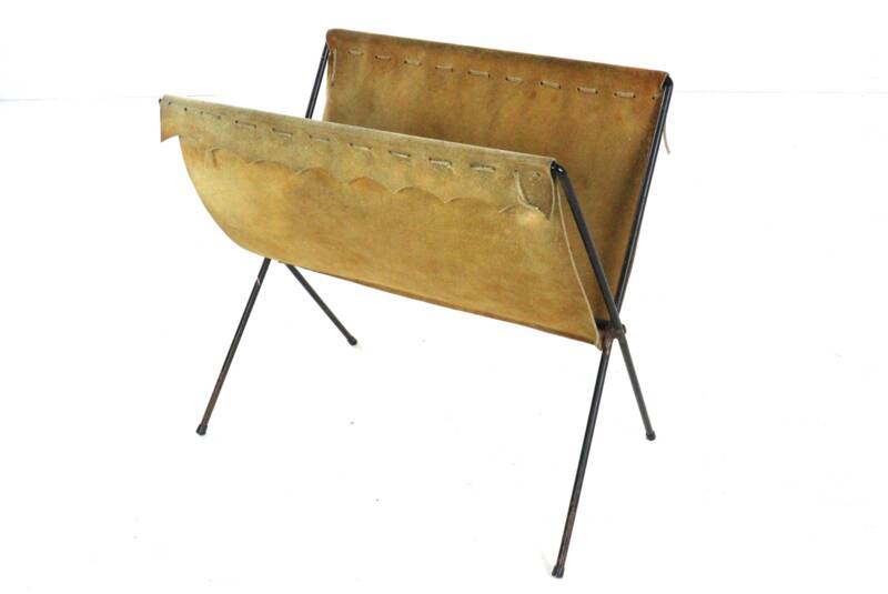 Nubuck magazine rack