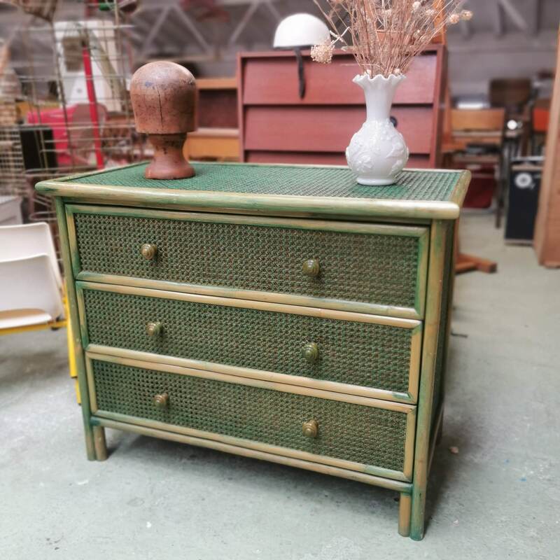 Commode en rotin et cannage