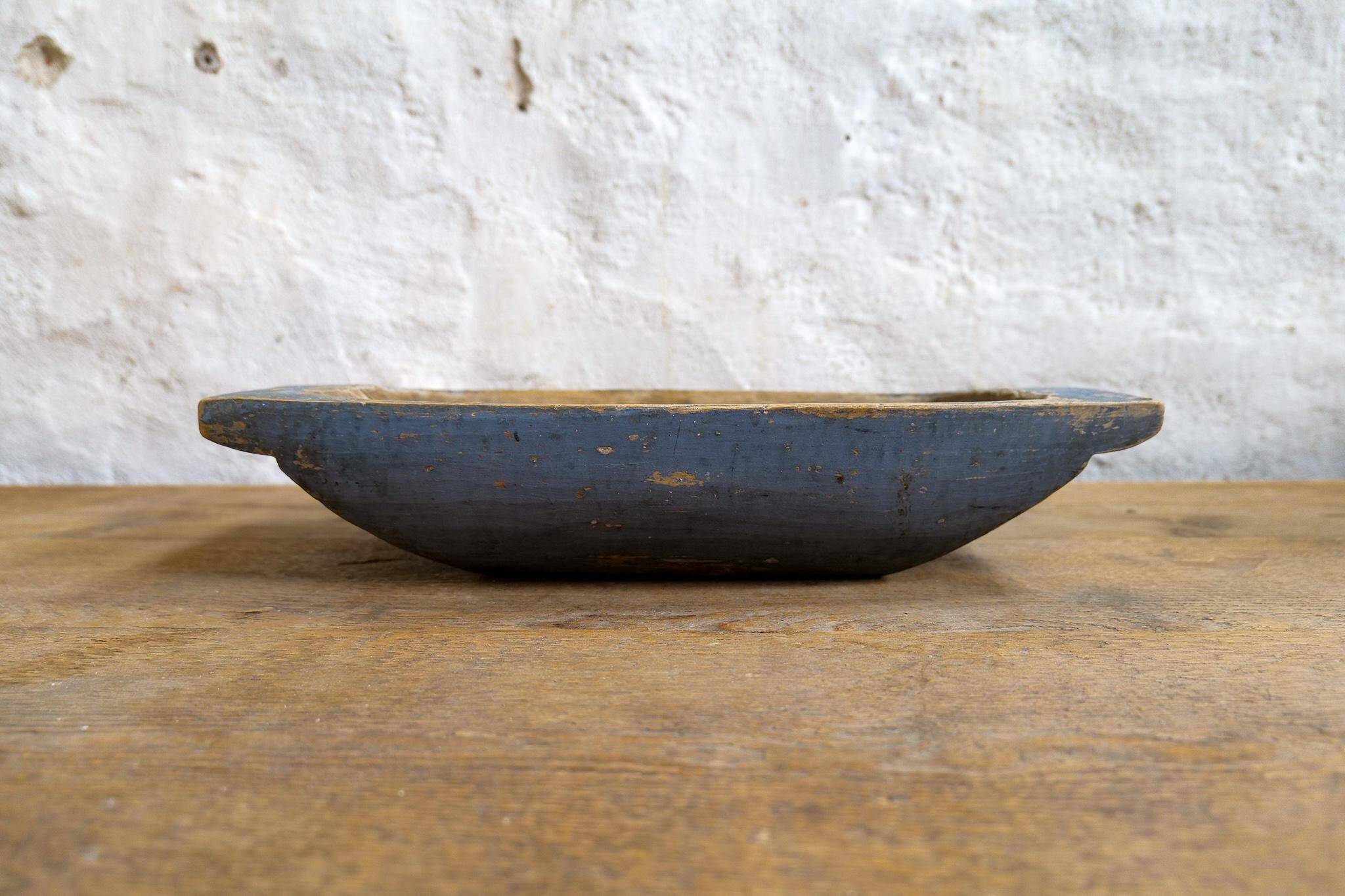 Swedish folk art, large unique blue farmer's bowl from the 19th century.