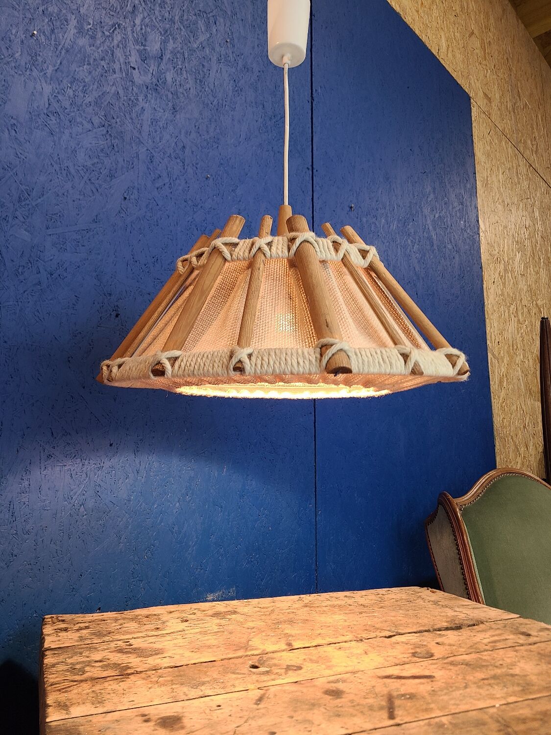 Suspension en bois et tissu, années 60