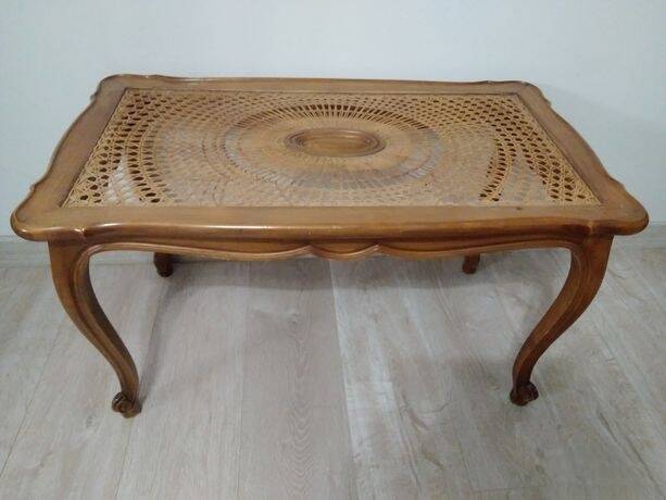 Crush: coffee table in caning and vintage wood