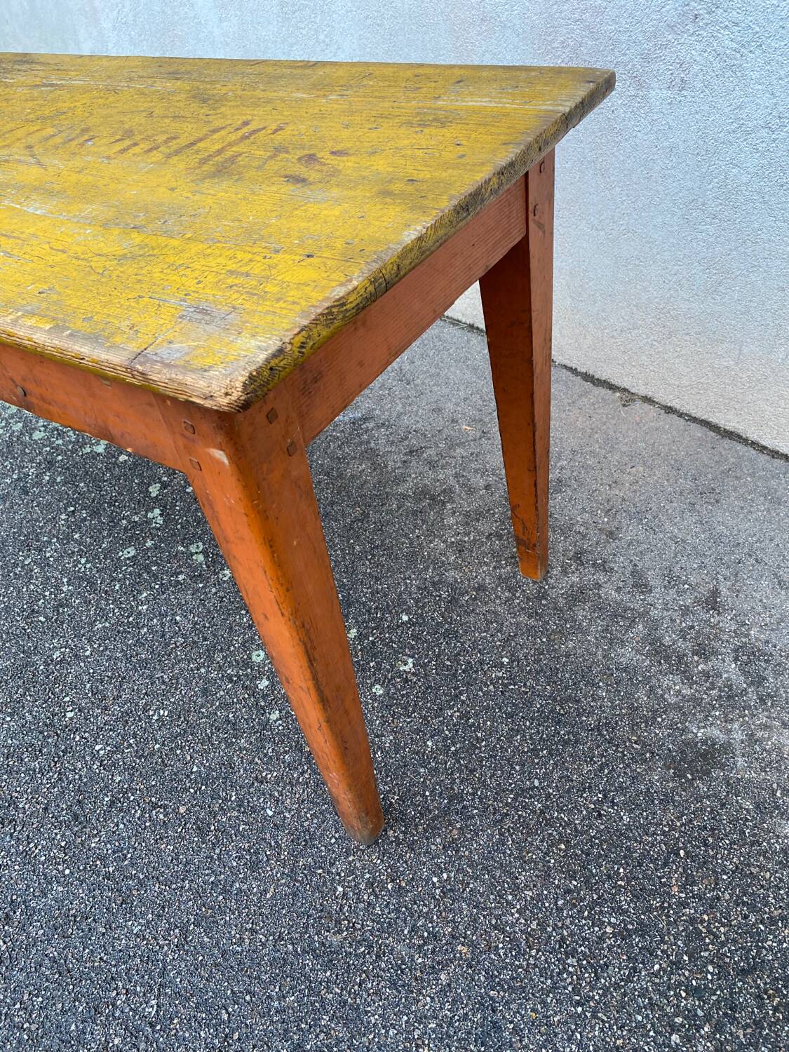 Champigneulles brasserie table