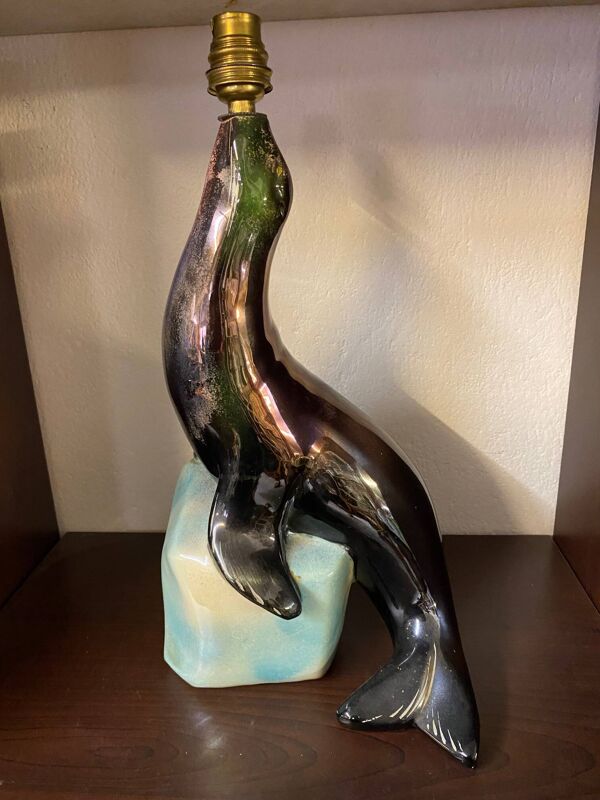 Lampe otarie en céramique années 50 email vernis noir signée