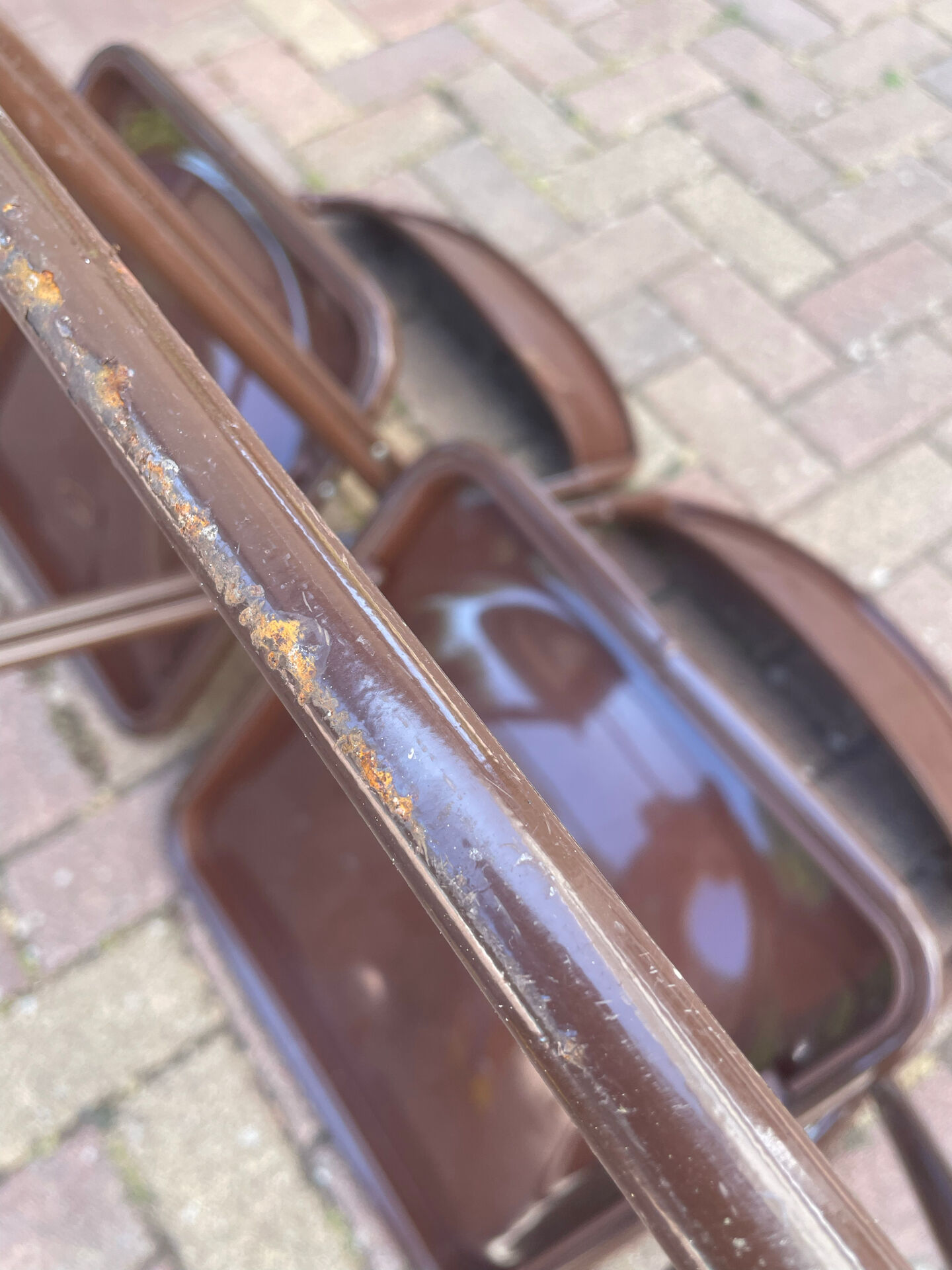2 designer chairs from the 70s, Italy
