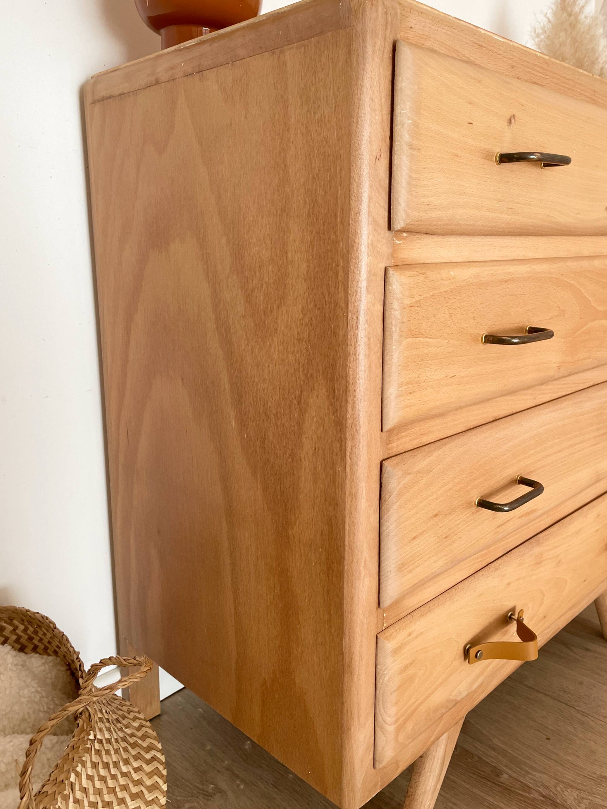 Vintage chest of drawers, tapered legs