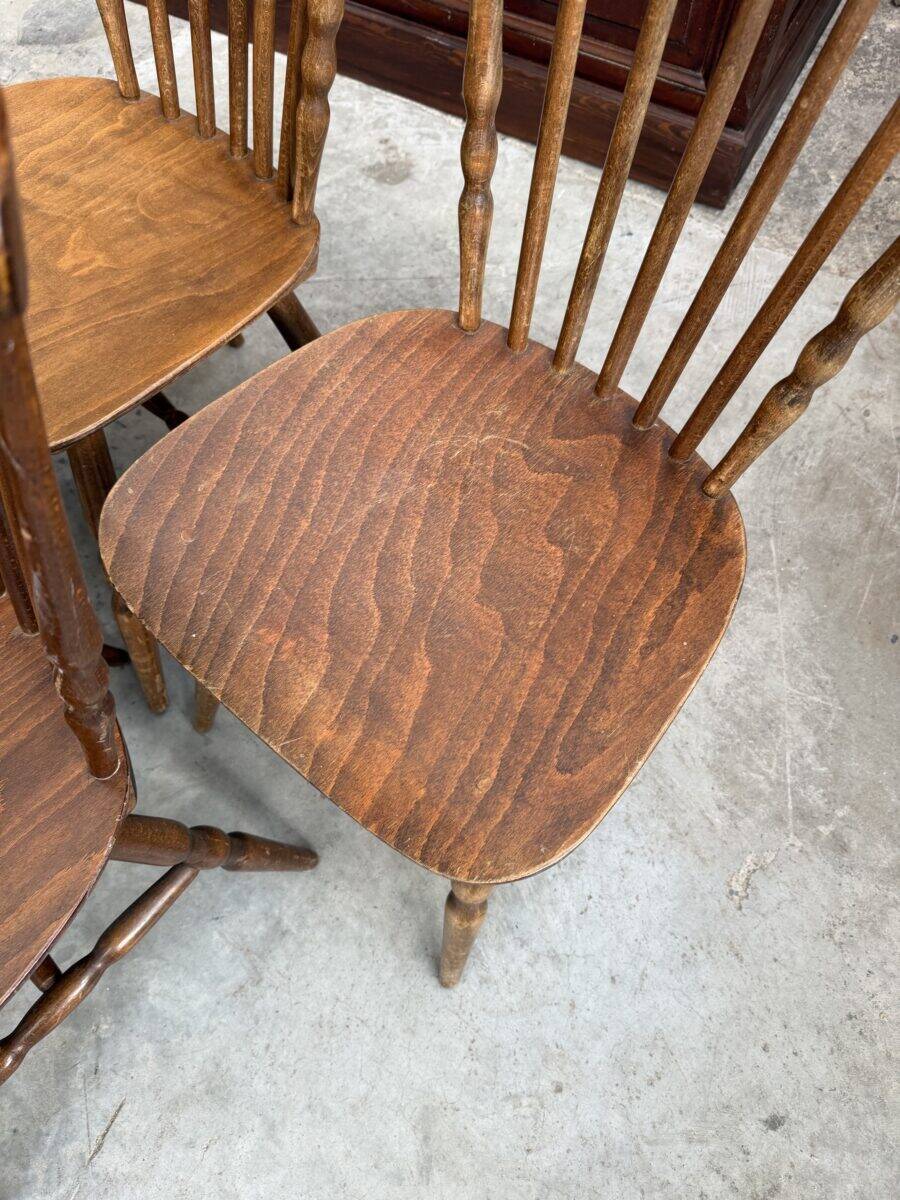 Suite de 10 chaises bistrot