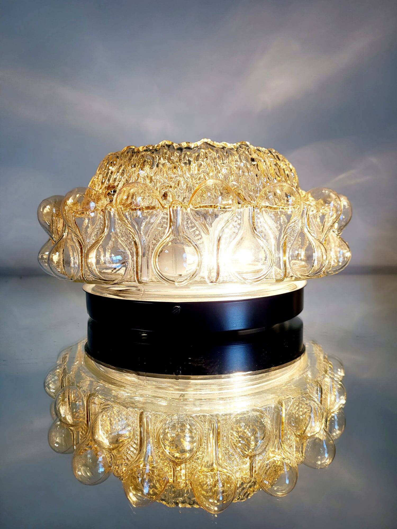 Vintage glazen wand of plafondlamp, bubble reliëf space age, jaren 1970