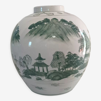 Round porcelain vase