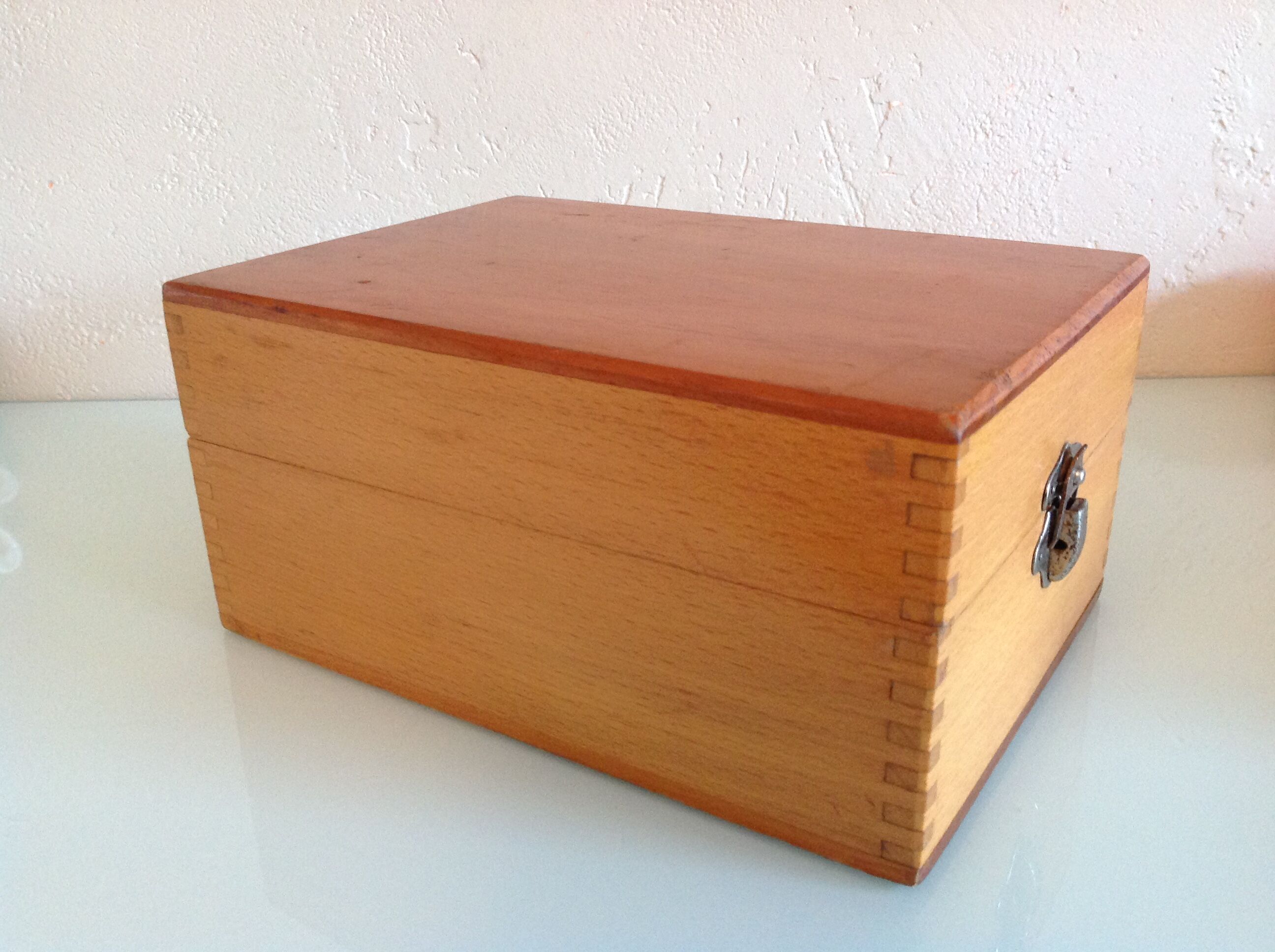 Varnished/vintage wood plug box 60s-70s