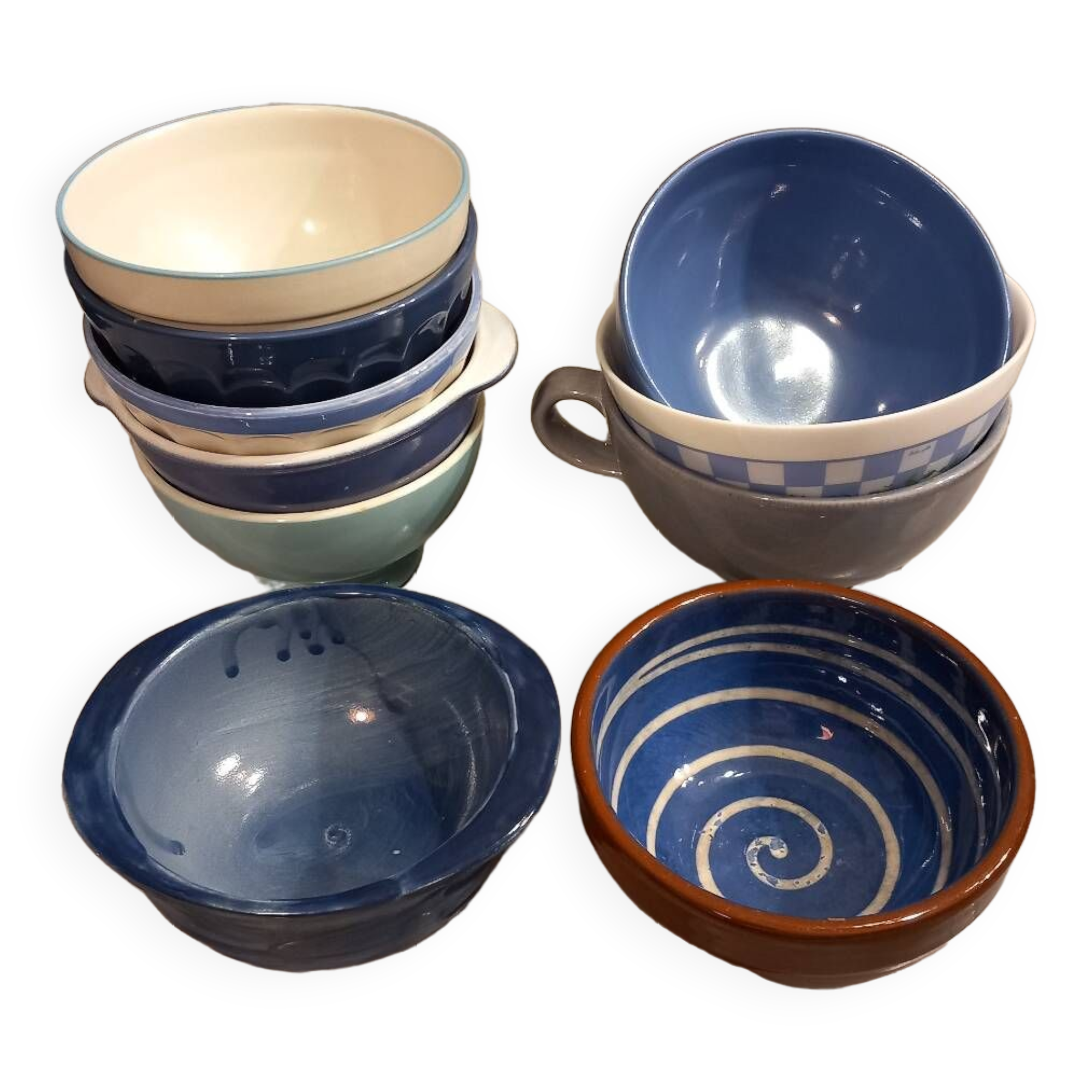 Set of 10 old vintage bowls