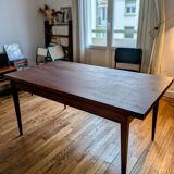 Scandinavian table with extensions