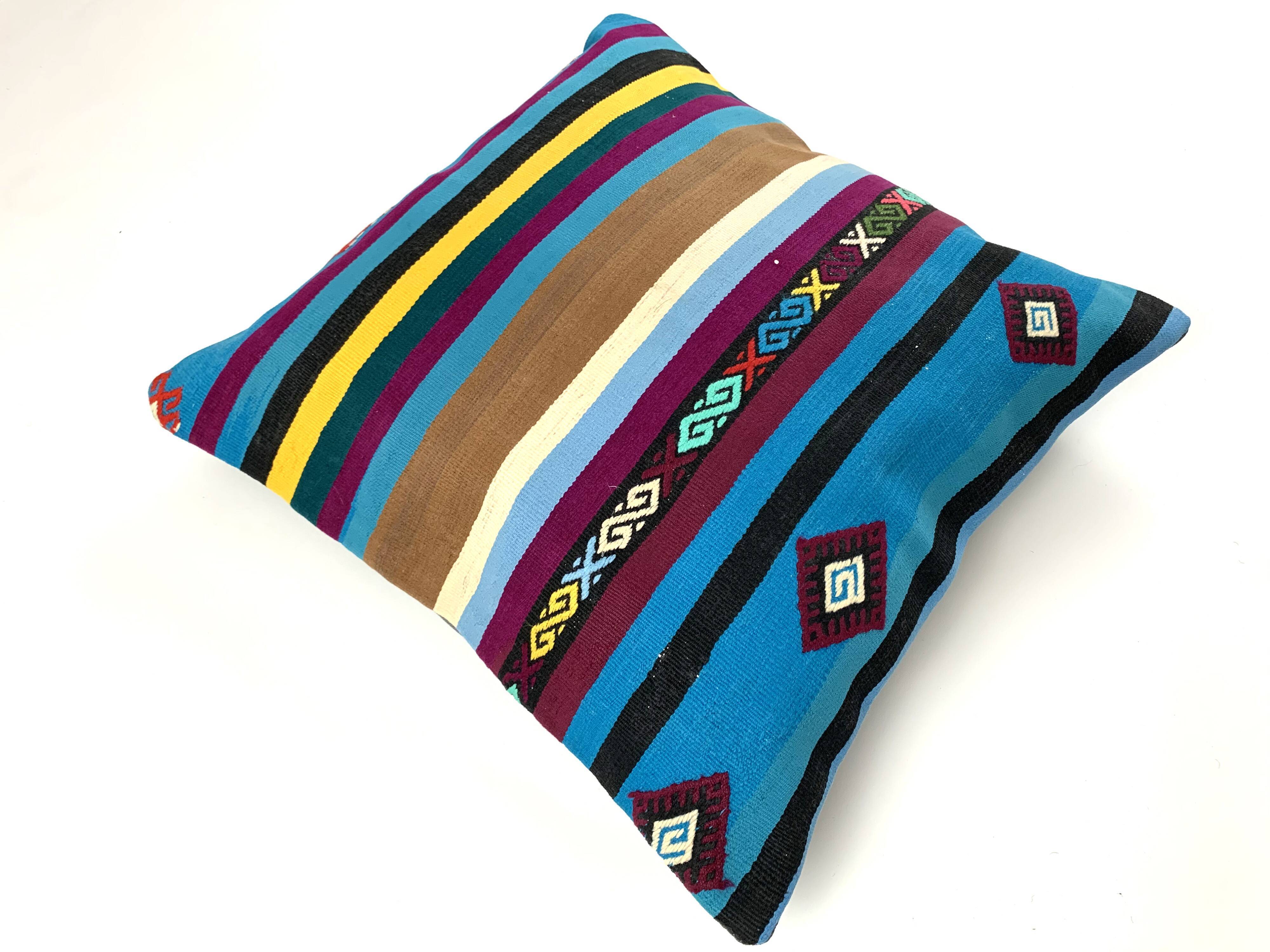 Vintage Turkish kilim cushion cover