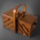Petite travailleuse en bois vintage
