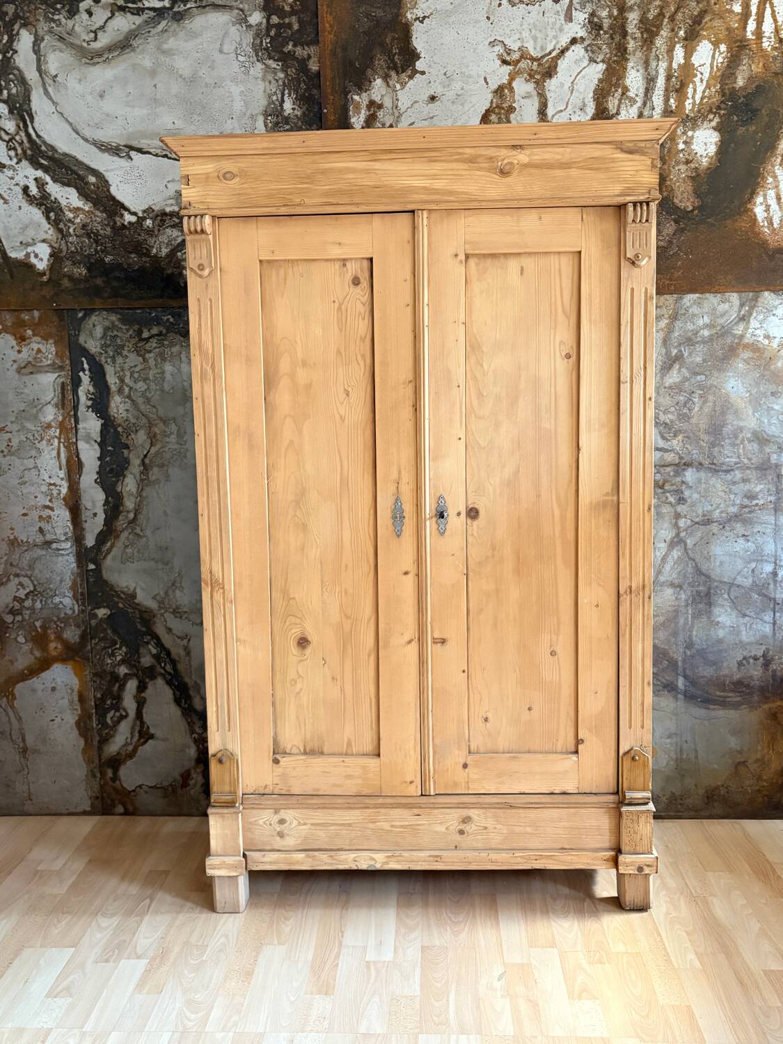 Armoire lingère bois brut