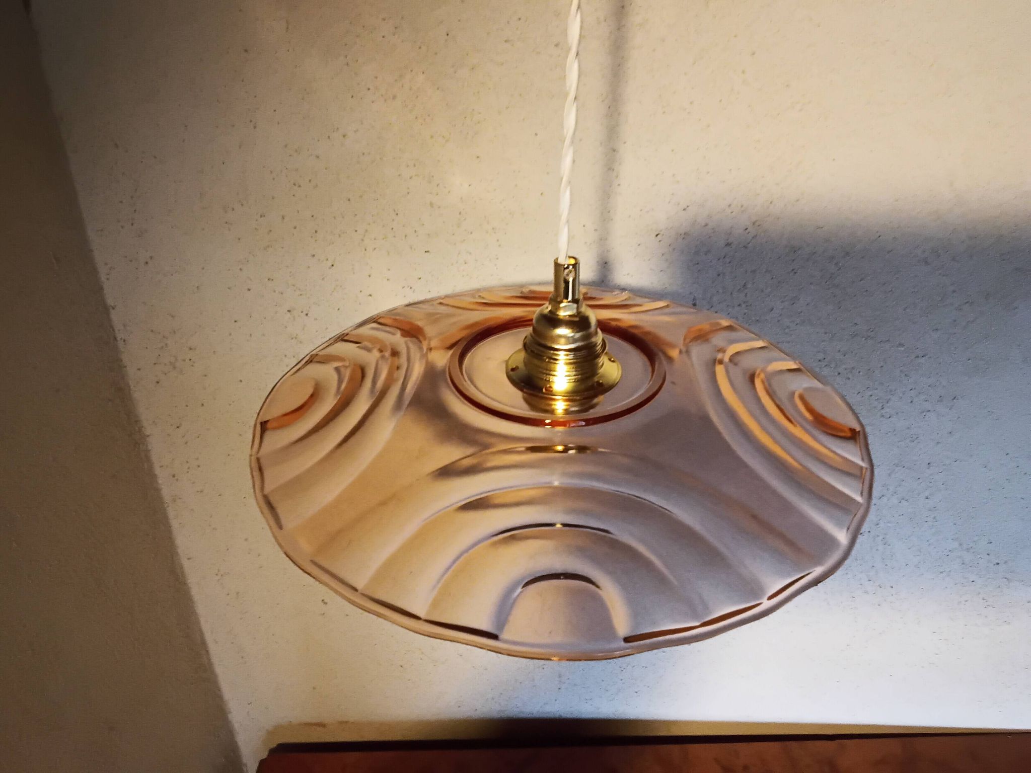 Suspension vintage en verre rose