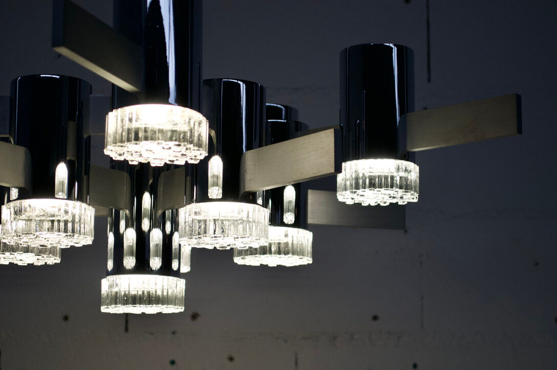 Pair of chandeliers from Sciolari 70 years chrome steel